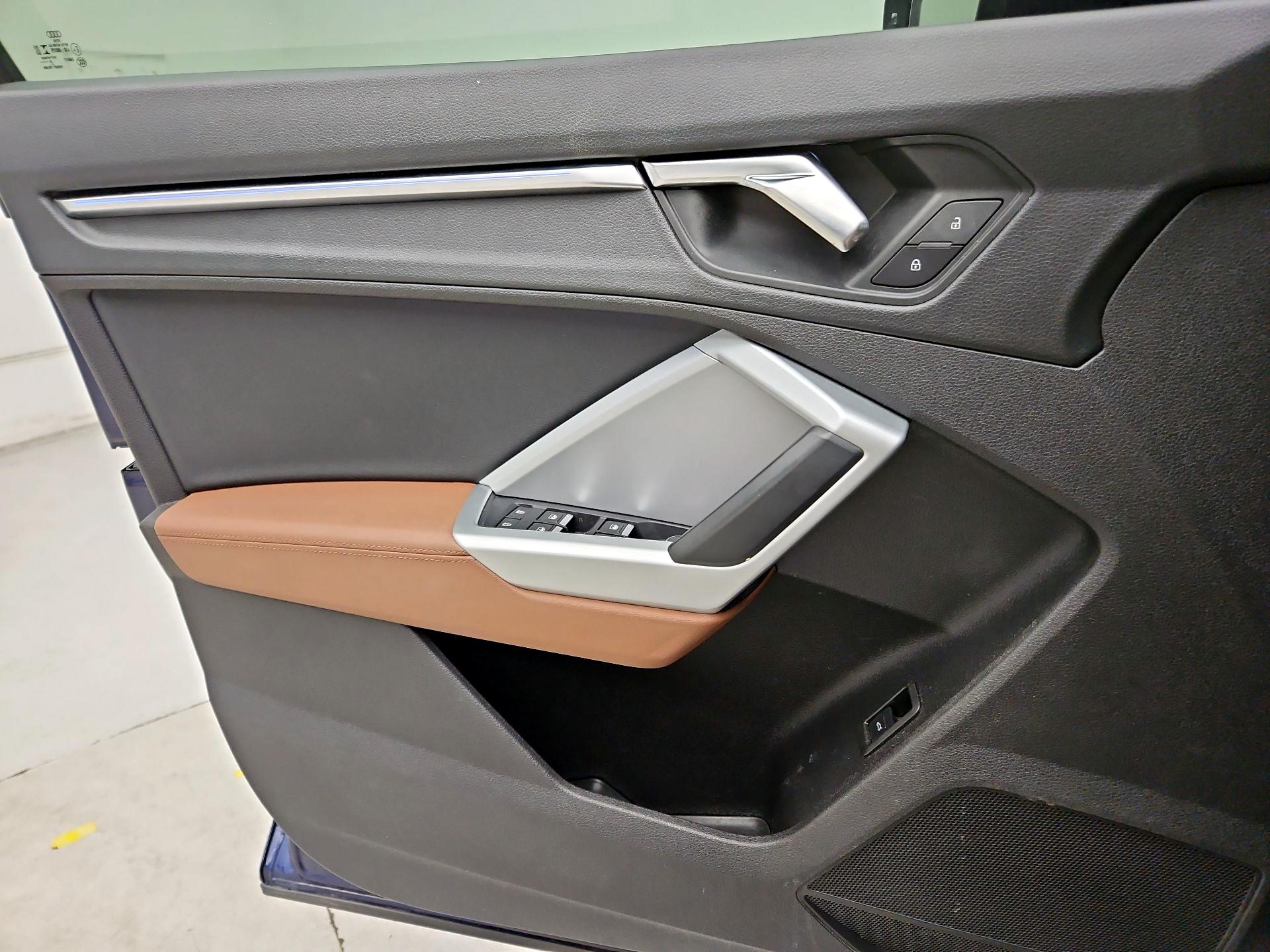 Thumbnail: 2021 Audi Q3 - 12