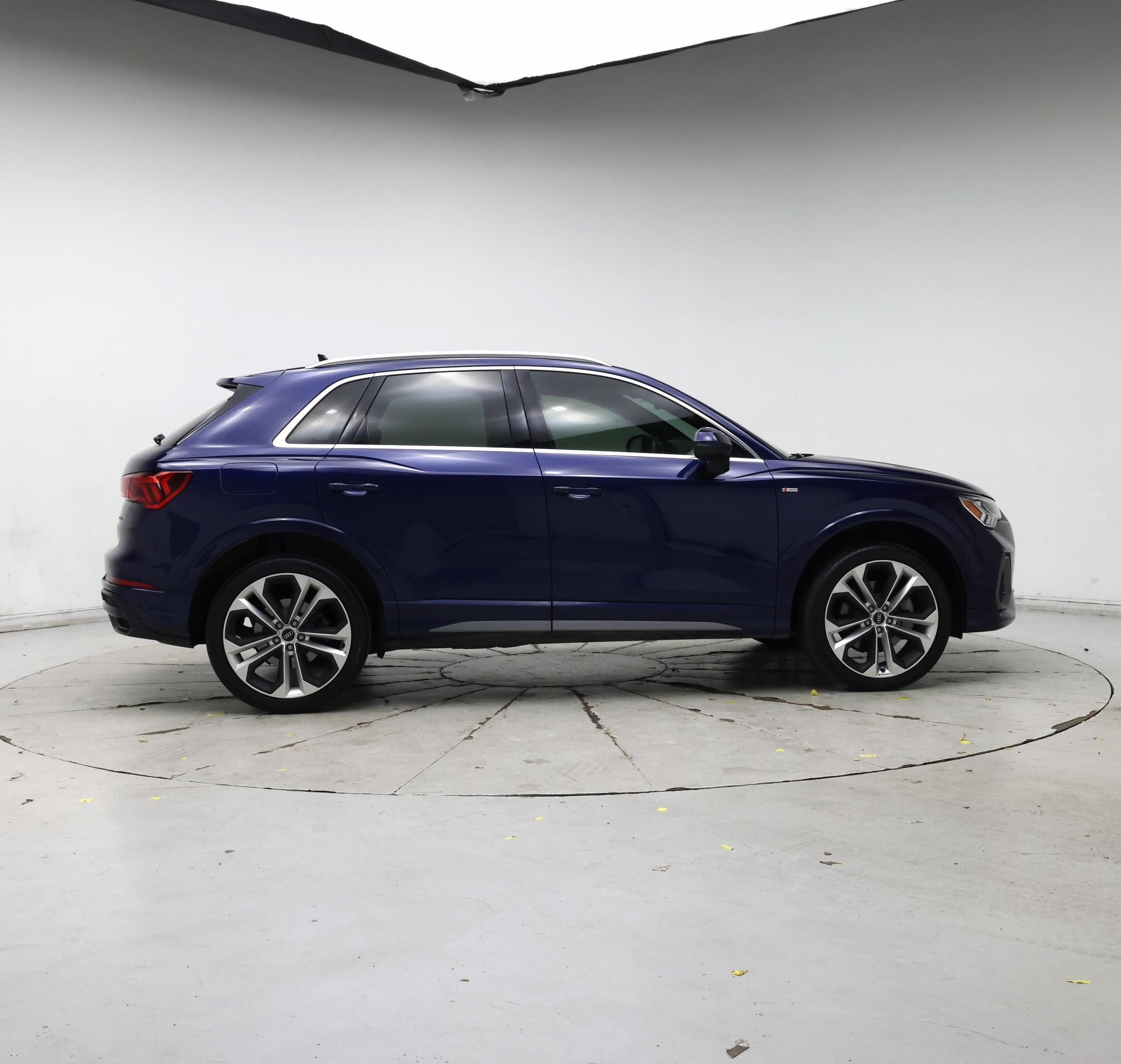 Thumbnail: 2021 Audi Q3 - 7