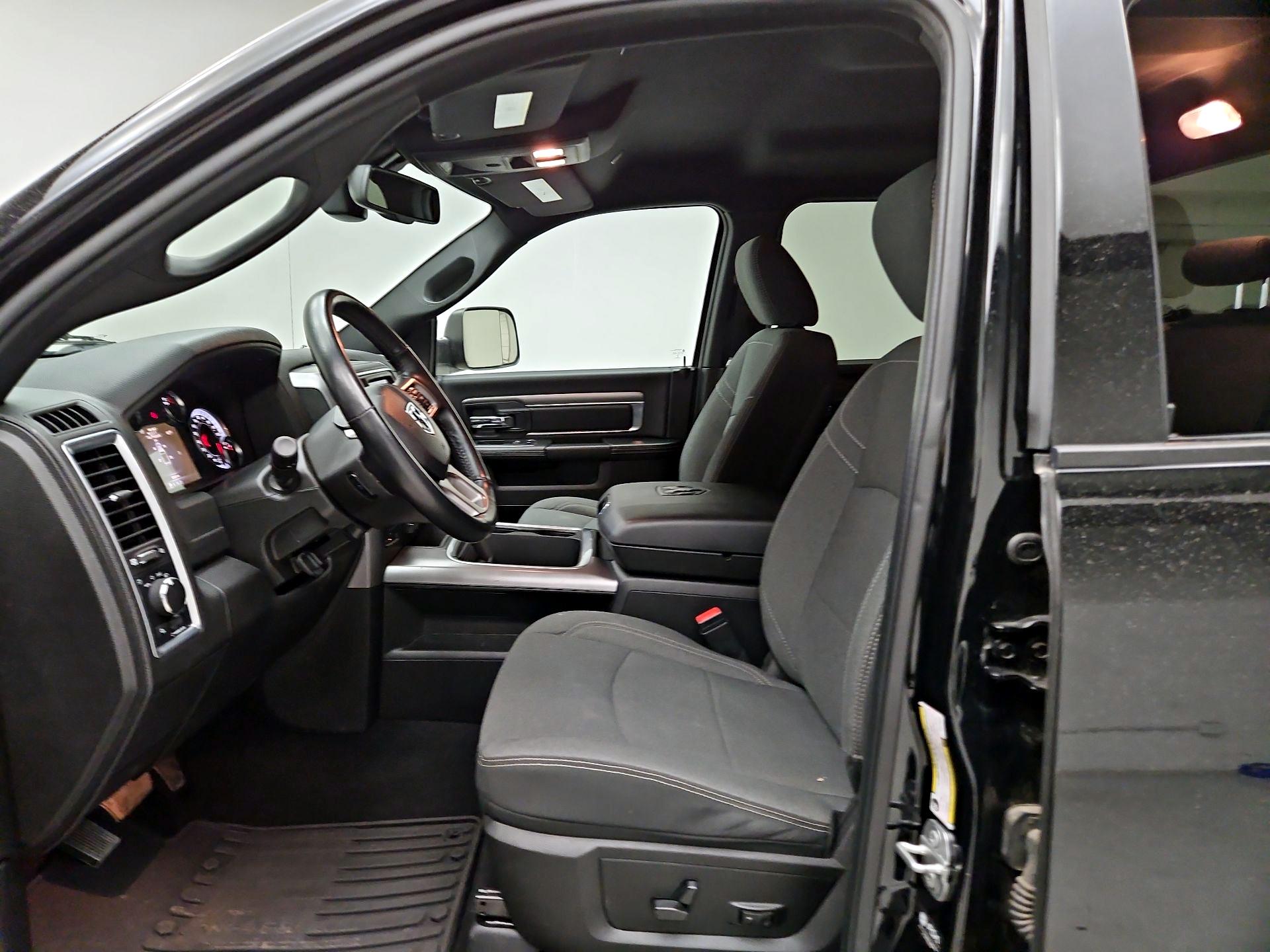 Thumbnail: 2022 RAM 1500 Classic - 9