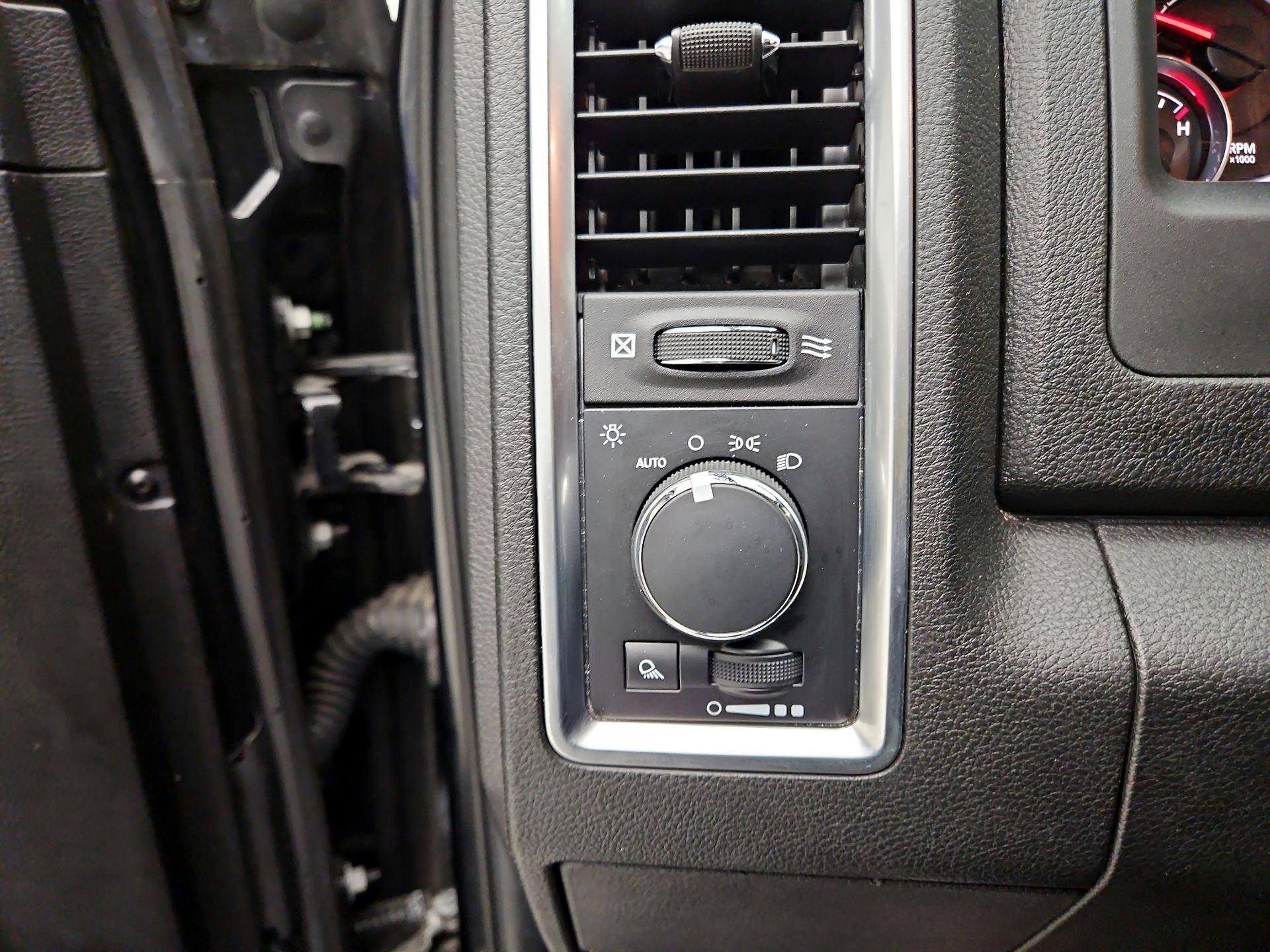 Thumbnail: 2022 RAM 1500 Classic - 11