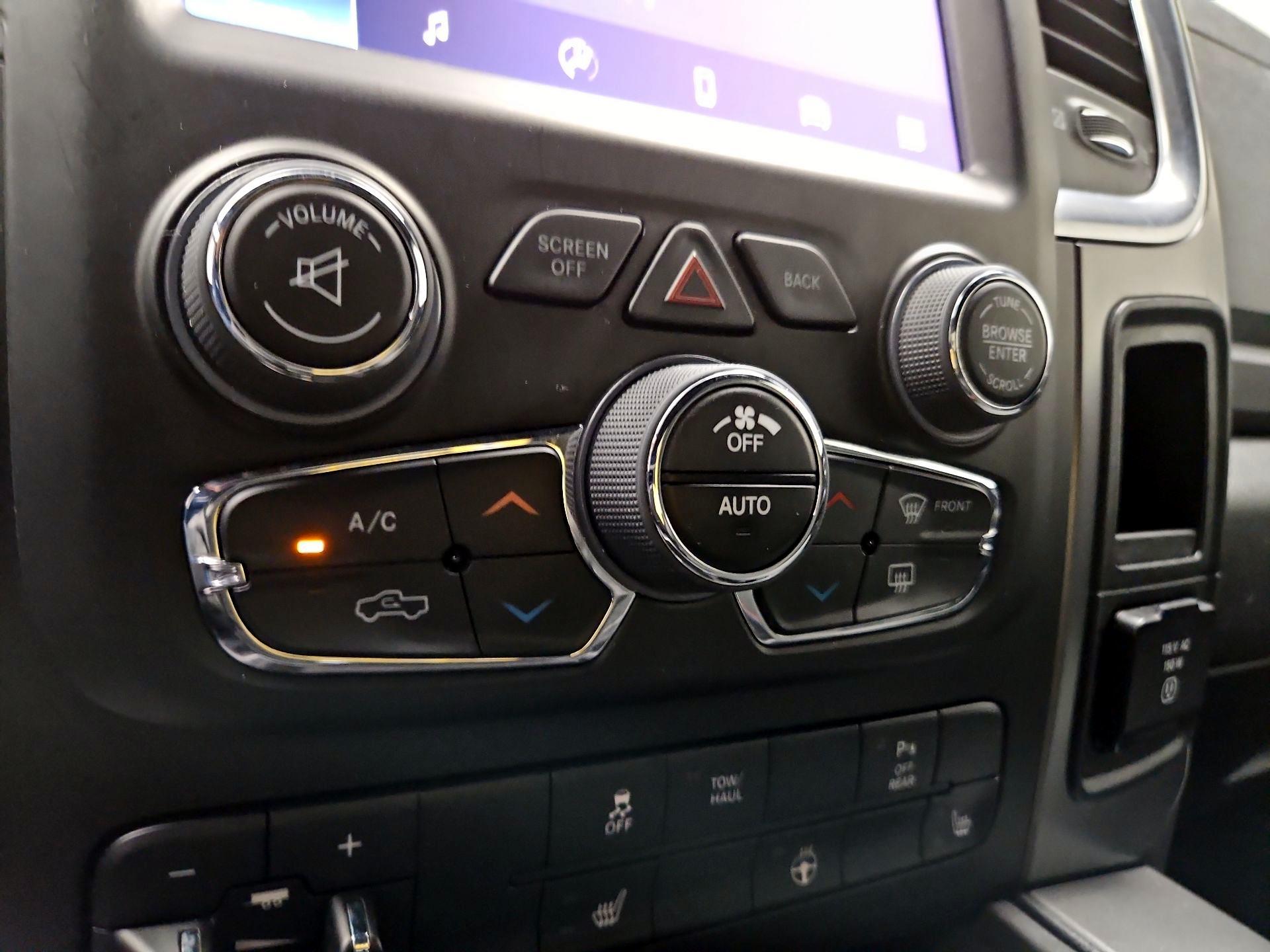 Thumbnail: 2022 RAM 1500 Classic - 14