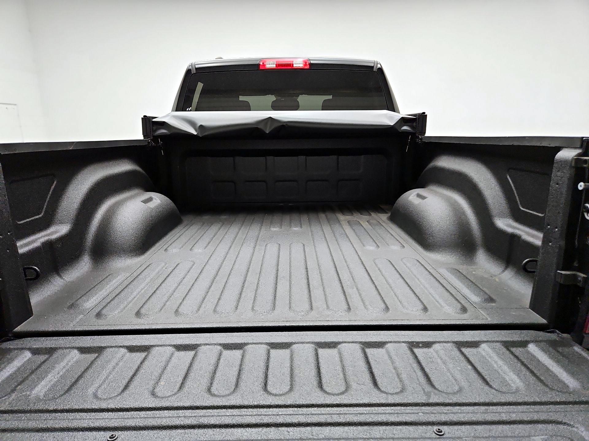 Thumbnail: 2022 RAM 1500 Classic - 17