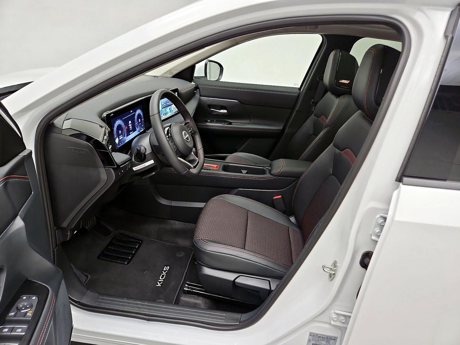 2025 Nissan Kicks SR AWD - Photo 12