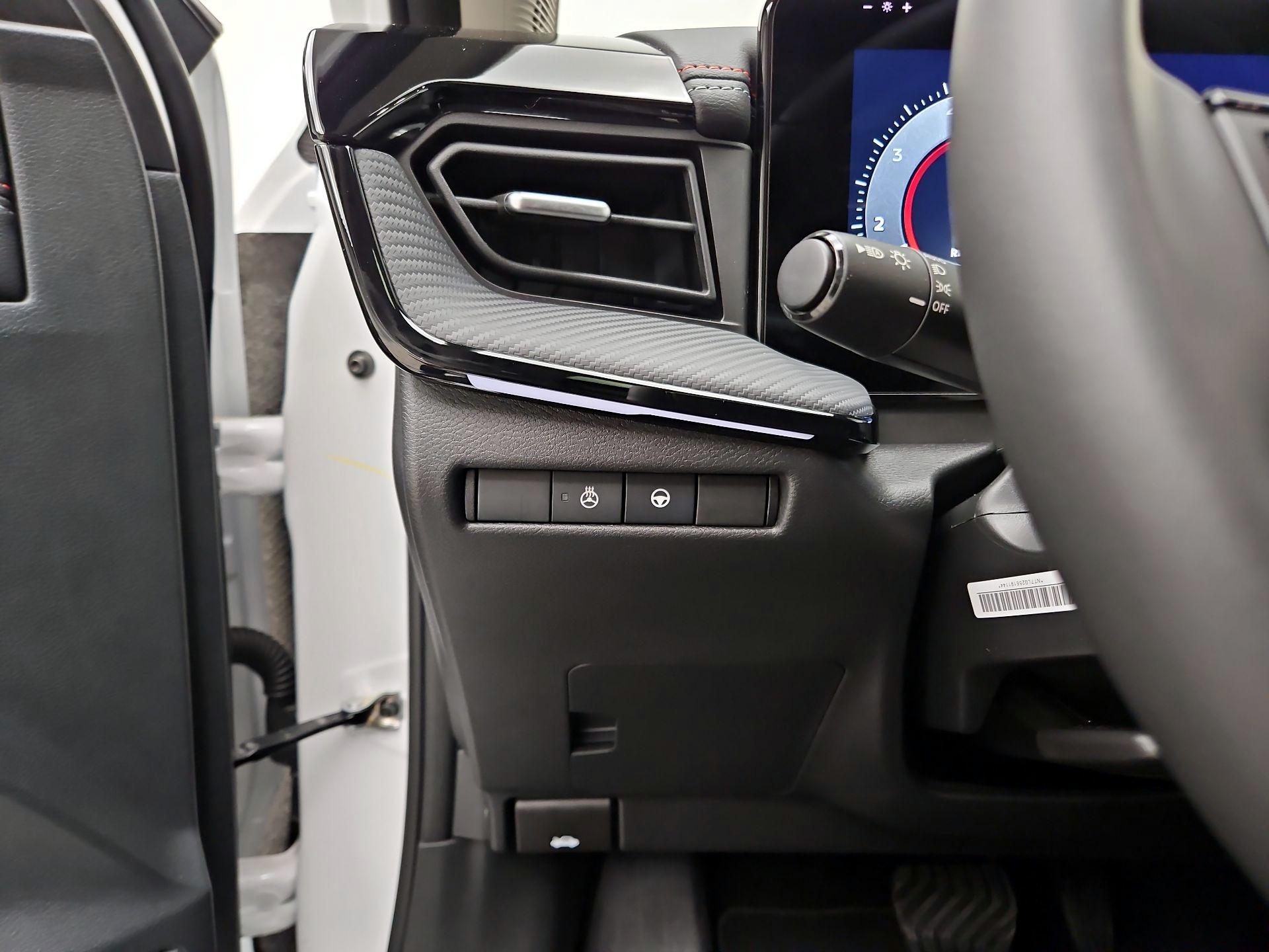 Thumbnail: 2025 Nissan Kicks - 13