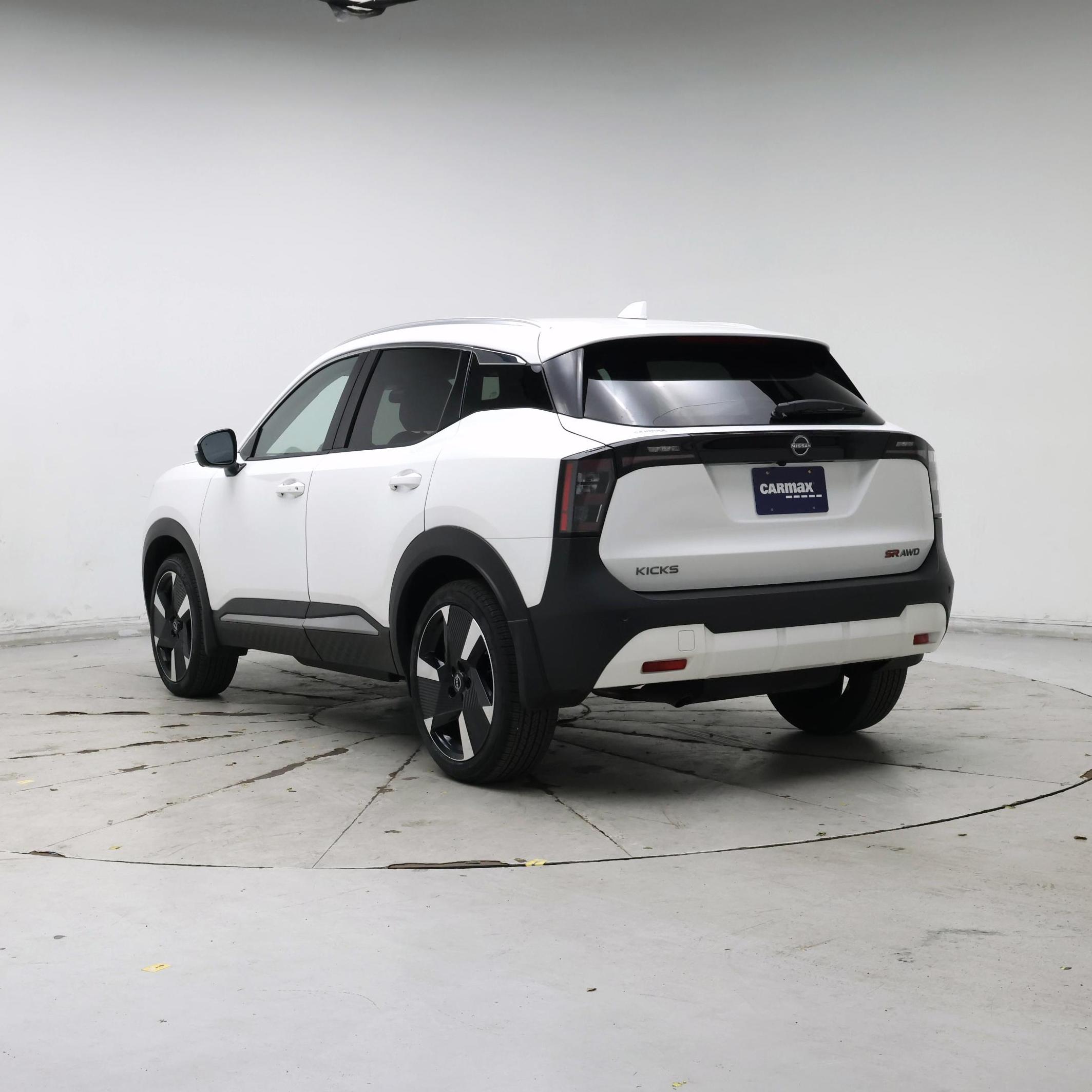 Thumbnail: 2025 Nissan Kicks - 2