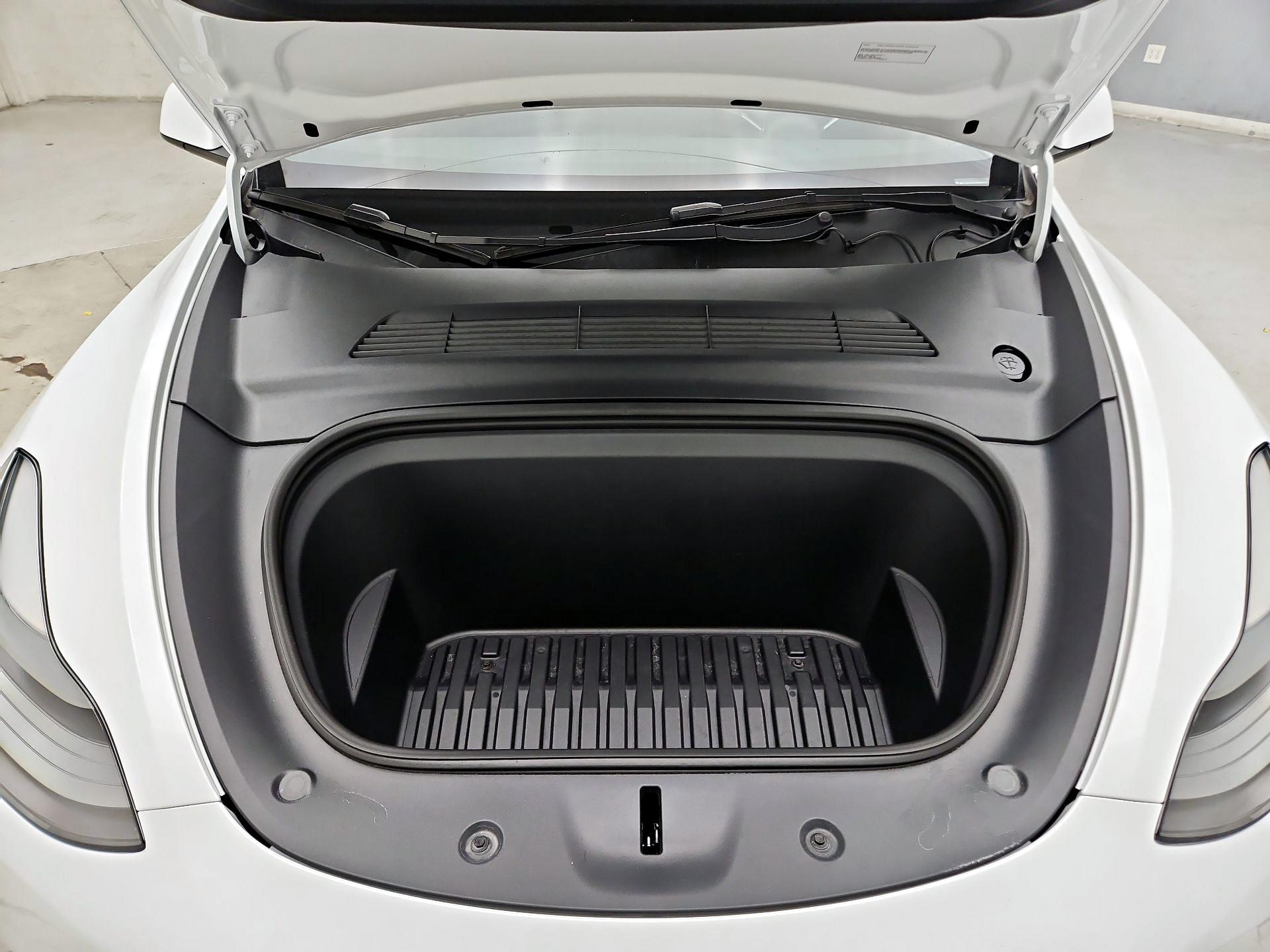 Thumbnail: 2023 Tesla Model Y - 18