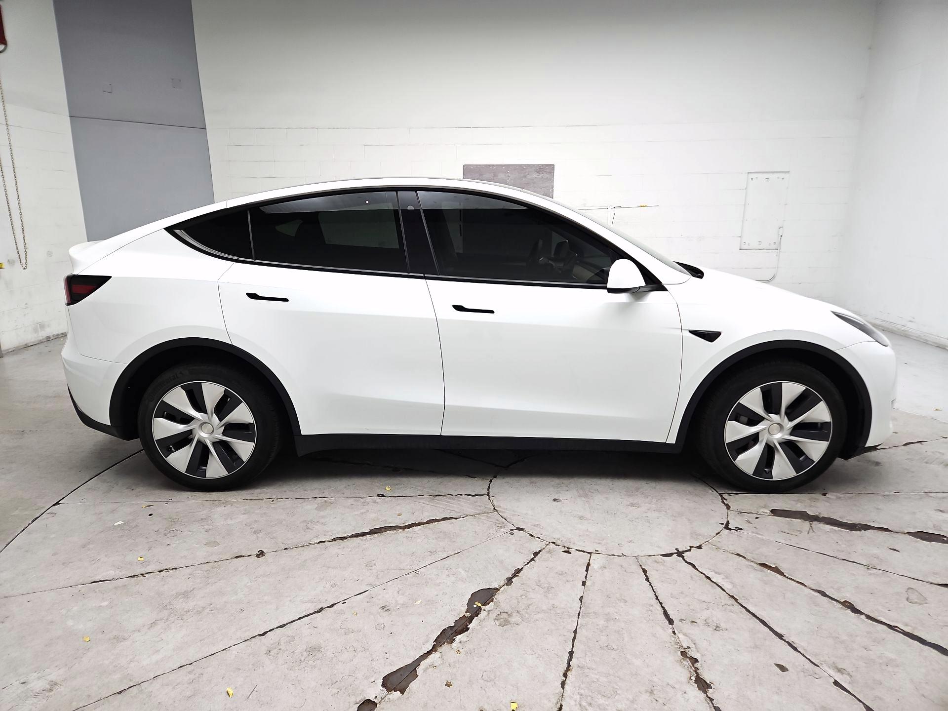 Thumbnail: 2023 Tesla Model Y - 4