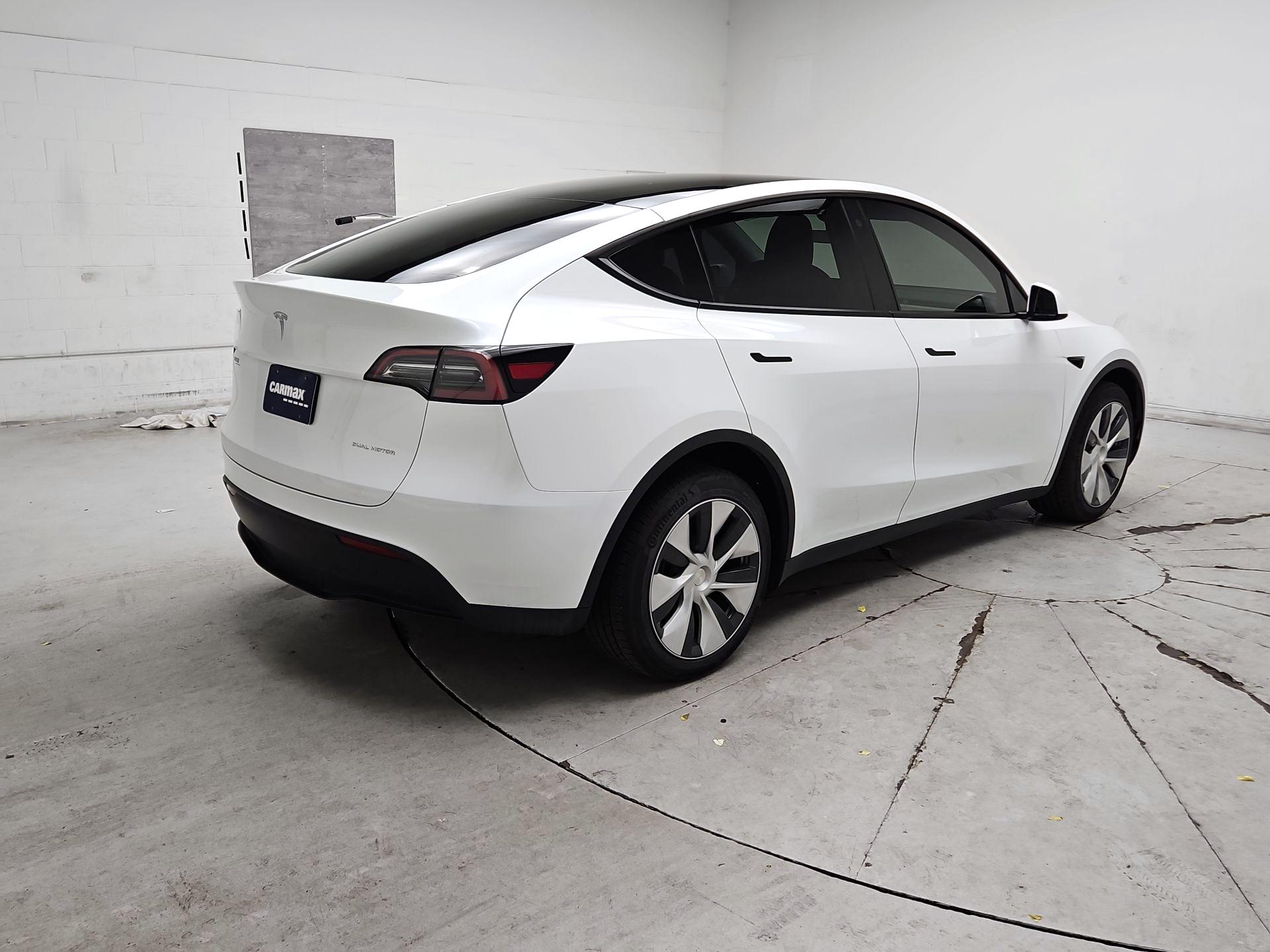 Thumbnail: 2023 Tesla Model Y - 5