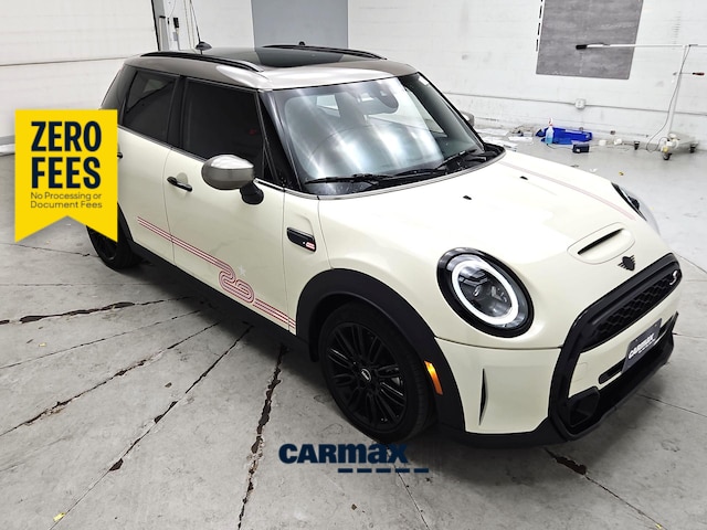 White 2023 MINI Cooper S 5-Door Hatchback FWD Hatchback Automatic