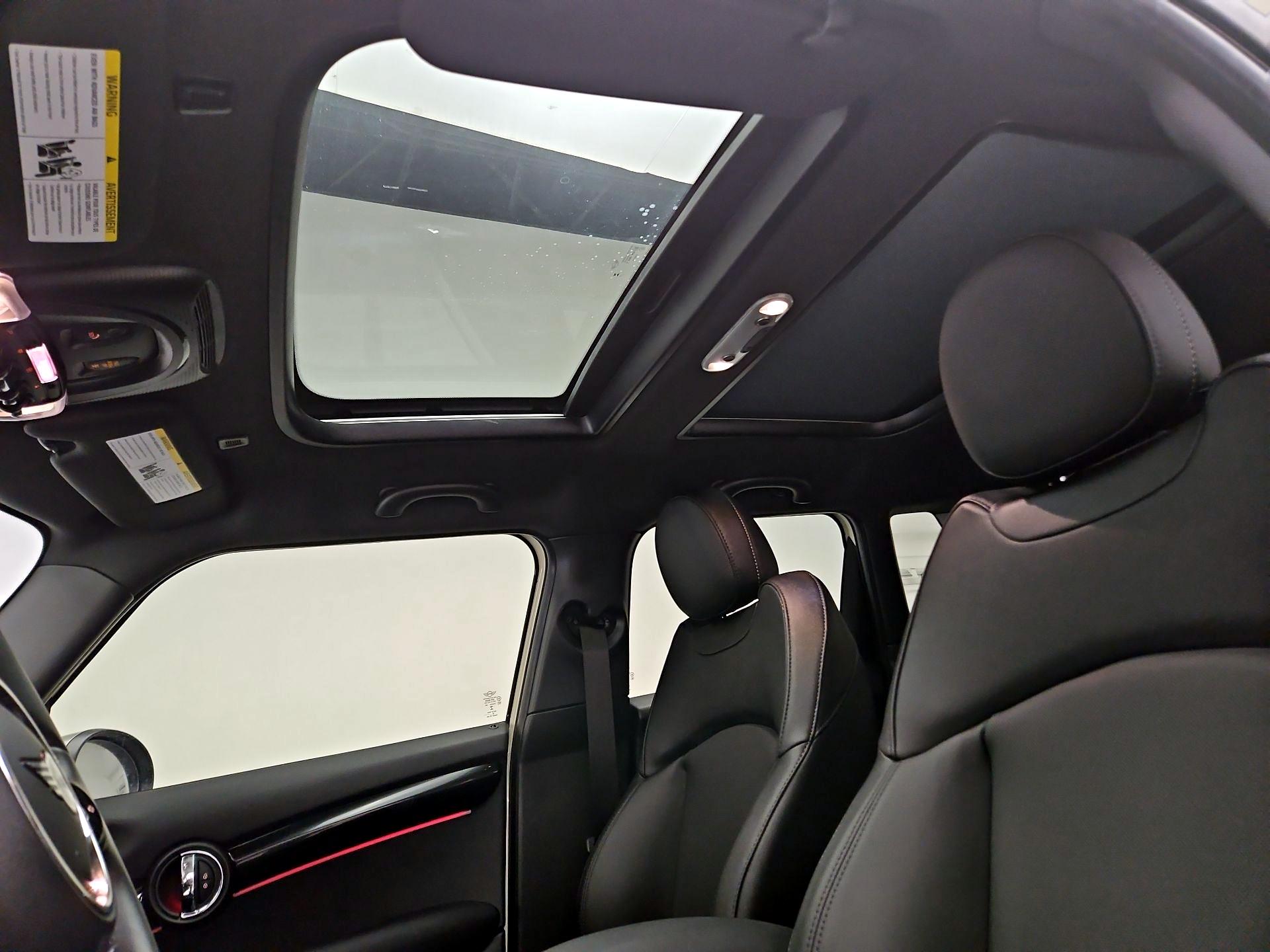 Thumbnail: 2023 MINI Cooper Hardtop - 17