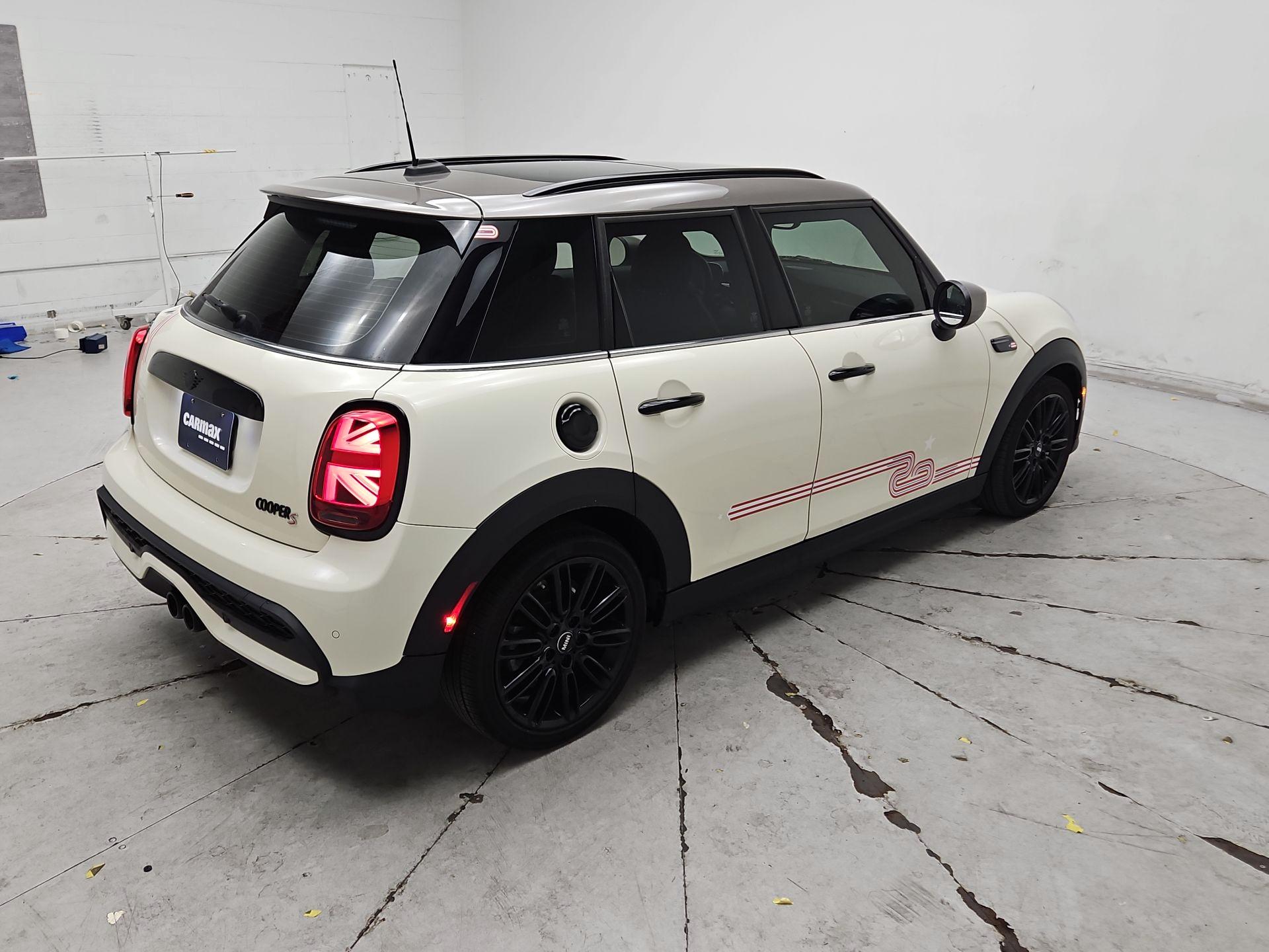 Thumbnail: 2023 MINI Cooper Hardtop - 5