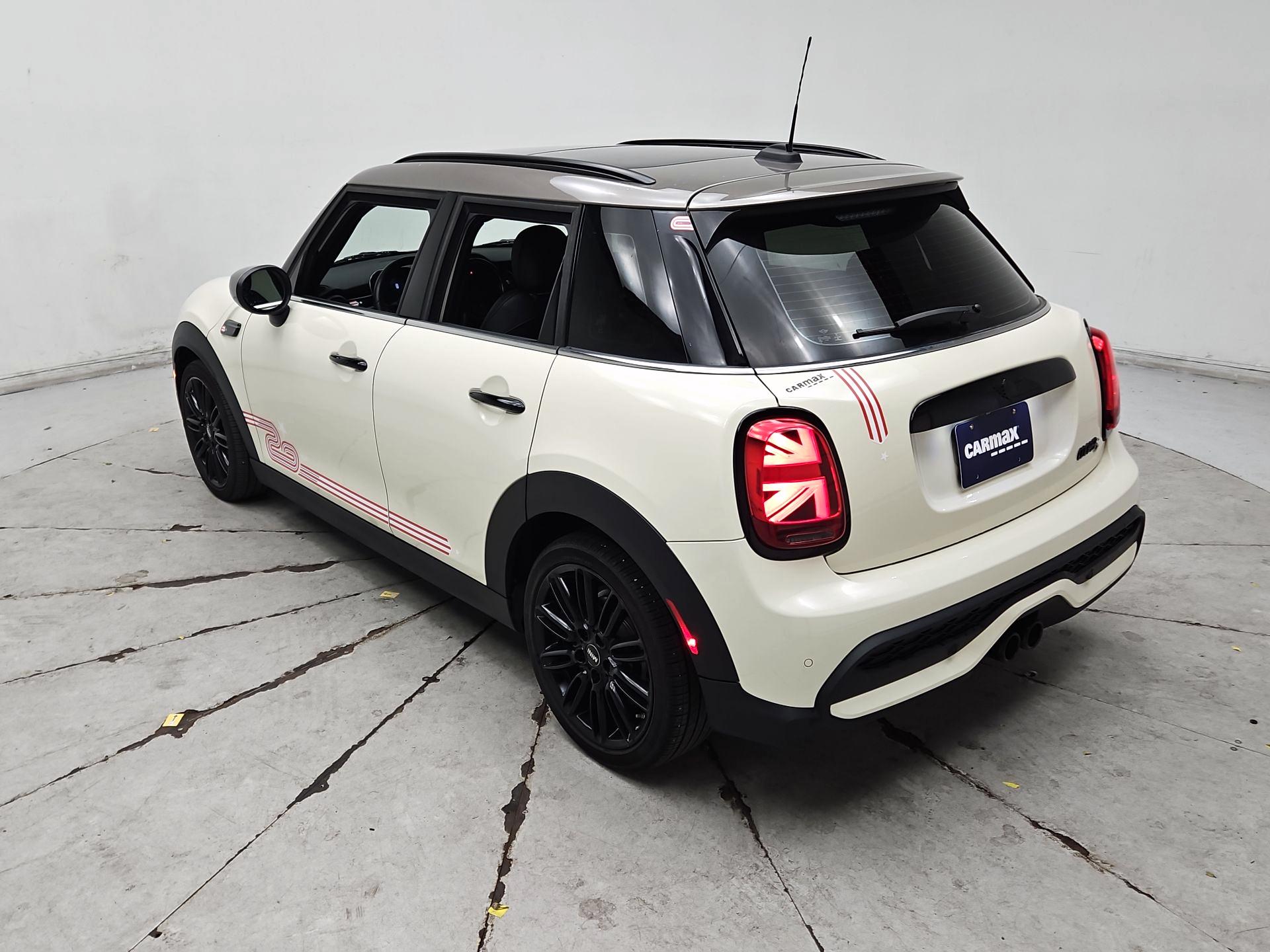 Thumbnail: 2023 MINI Cooper Hardtop - 7