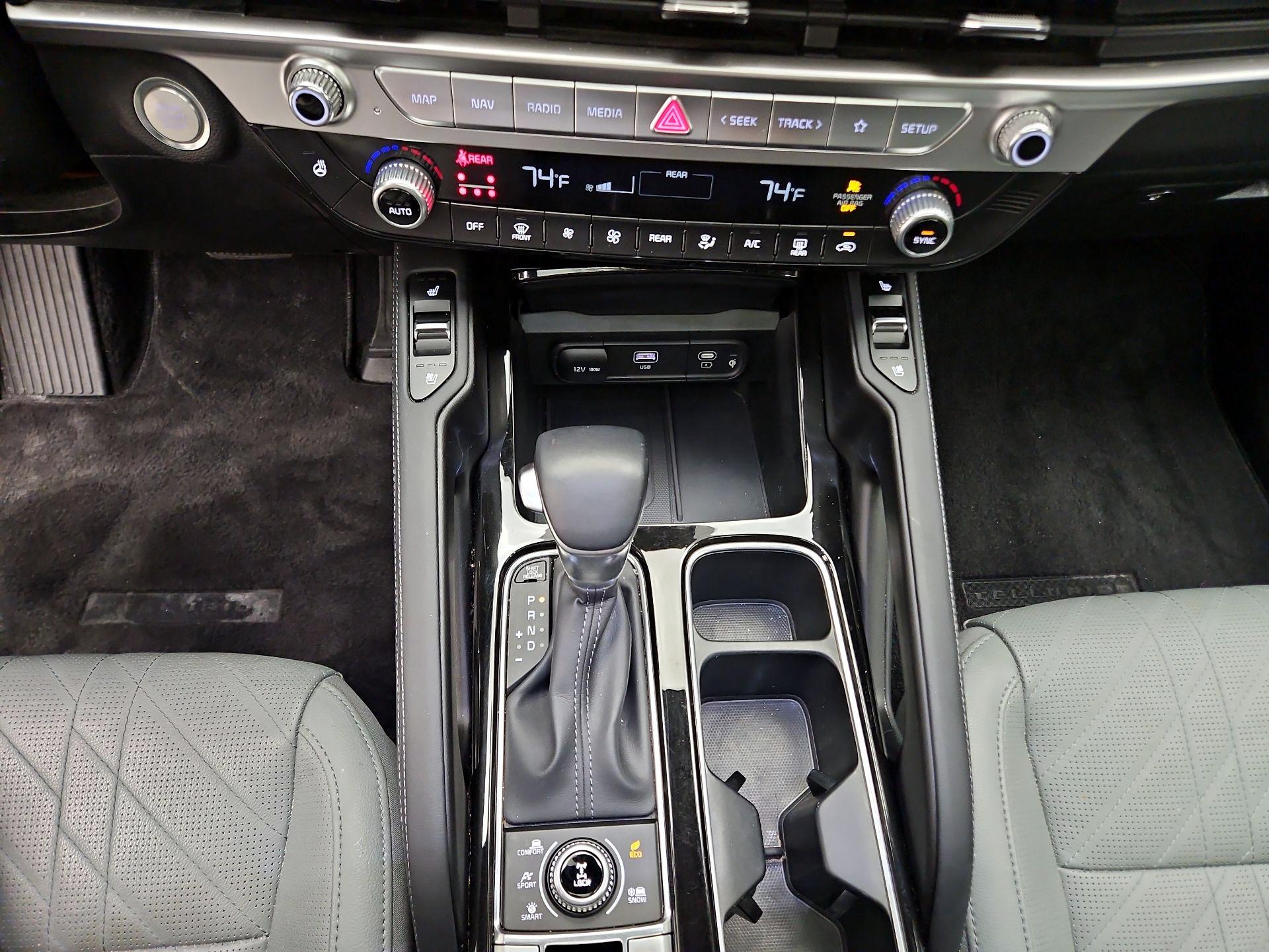 Thumbnail: 2024 Kia Telluride - 16