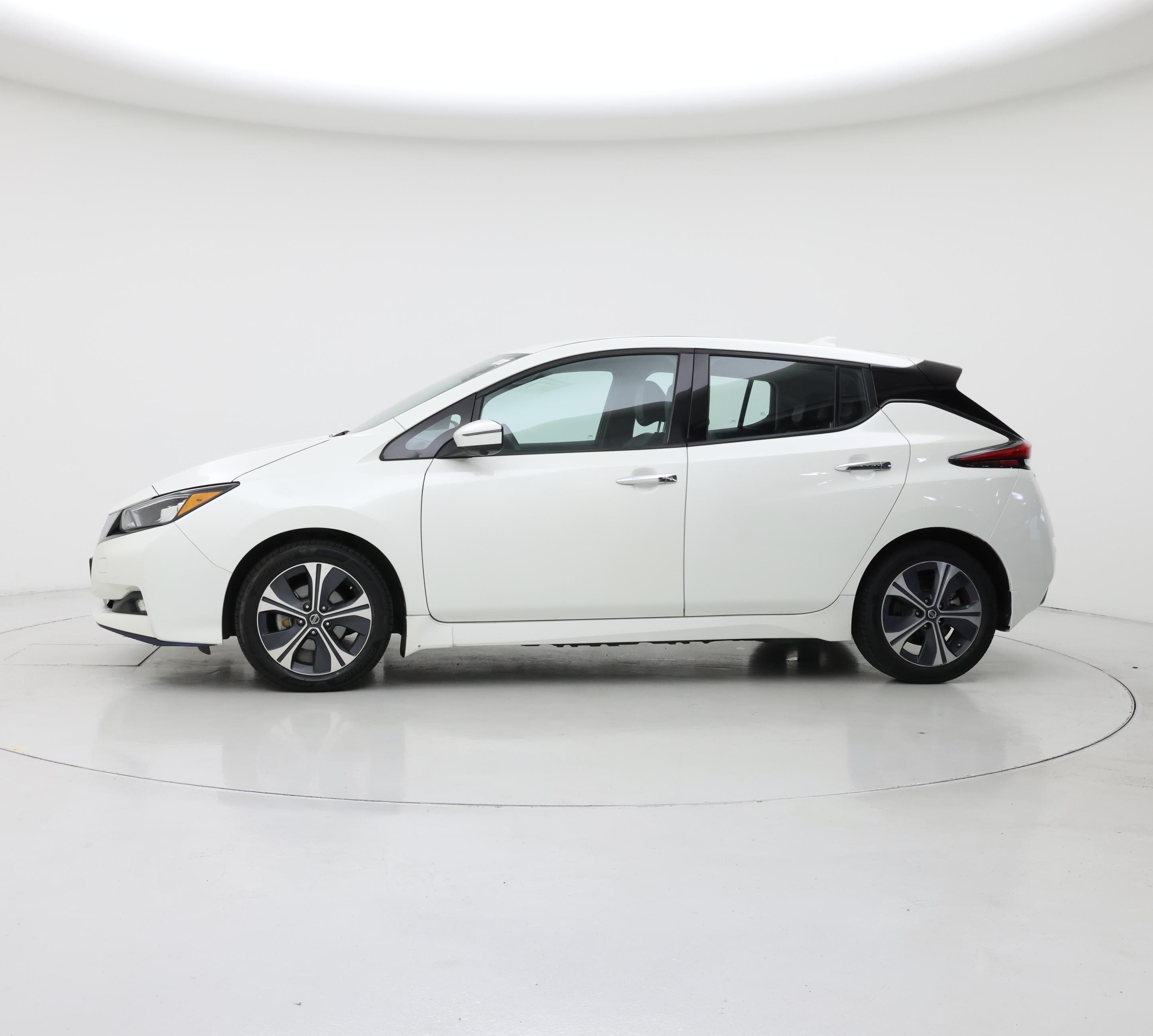Thumbnail: 2022 Nissan Leaf - 3