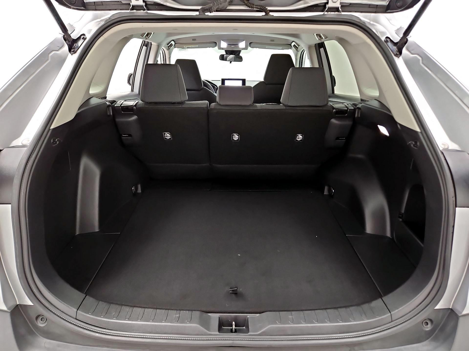 Thumbnail: 2023 Toyota RAV4 - 20