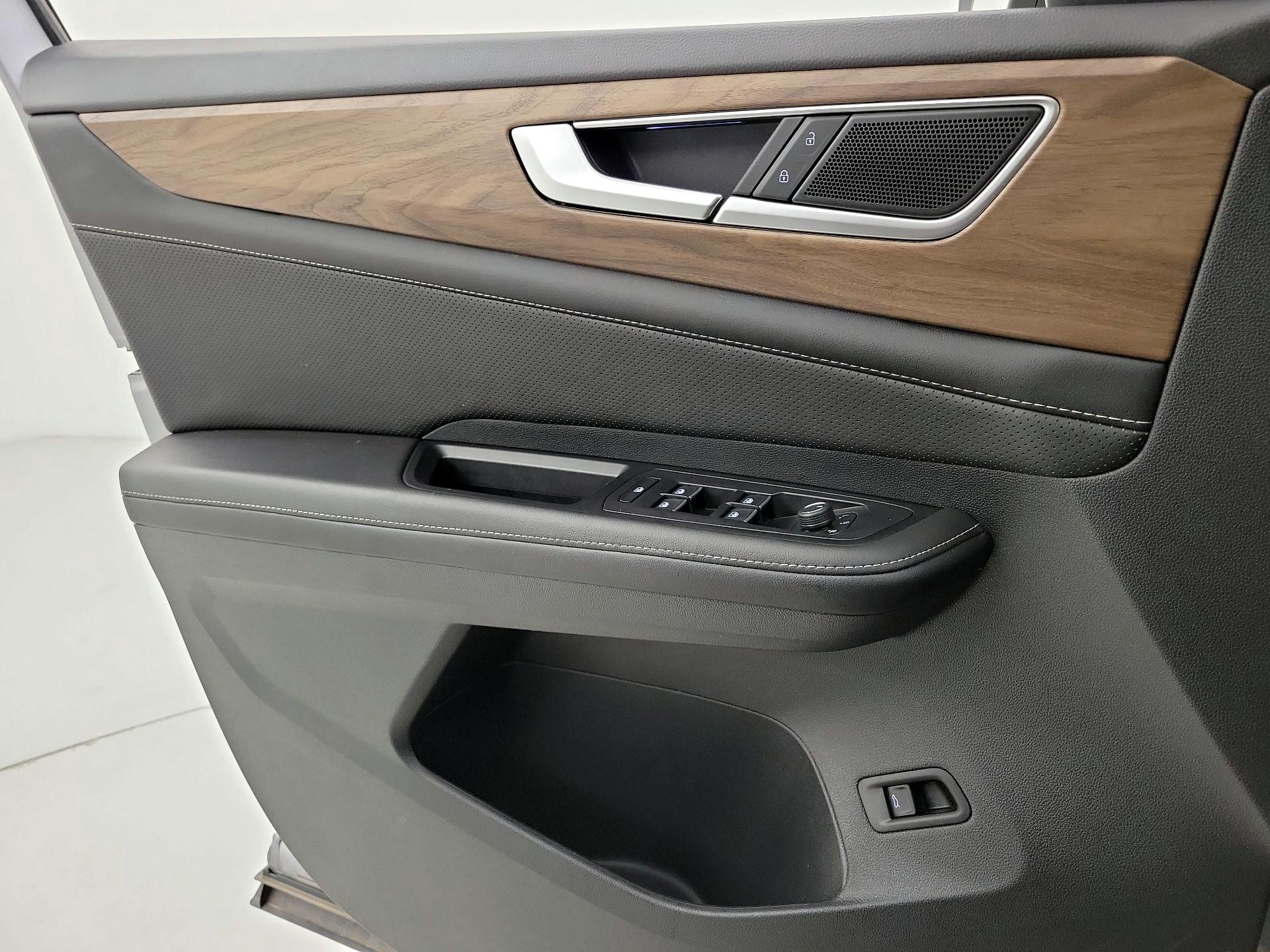 Thumbnail: 2024 Volkswagen Atlas - 12