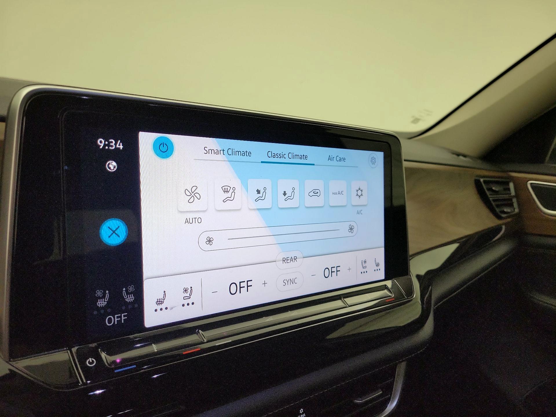 Thumbnail: 2024 Volkswagen Atlas - 16