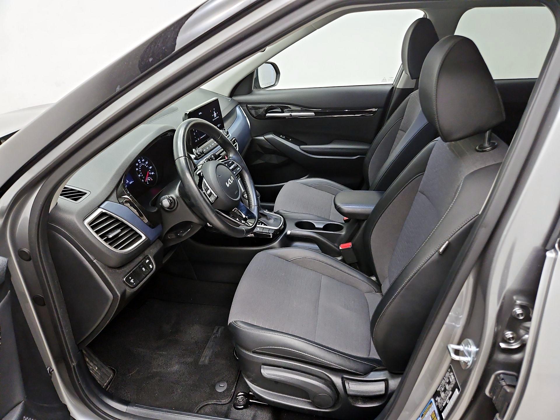 Thumbnail: 2023 Kia Seltos - 9