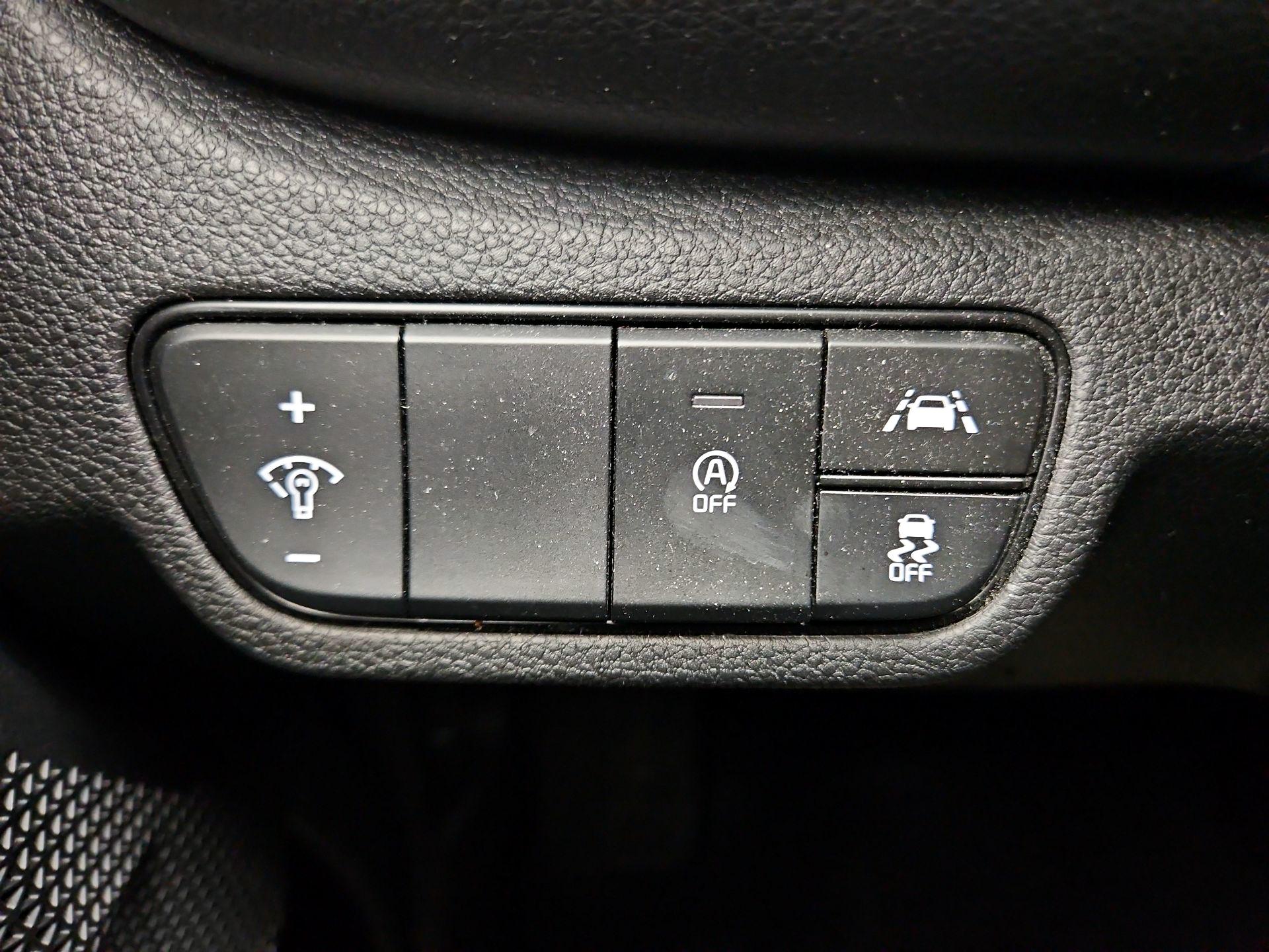 Thumbnail: 2023 Kia Seltos - 11