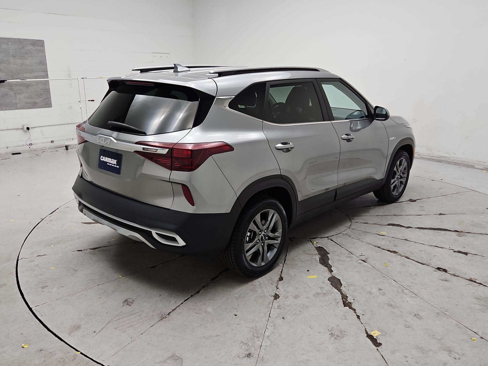 Thumbnail: 2023 Kia Seltos - 5