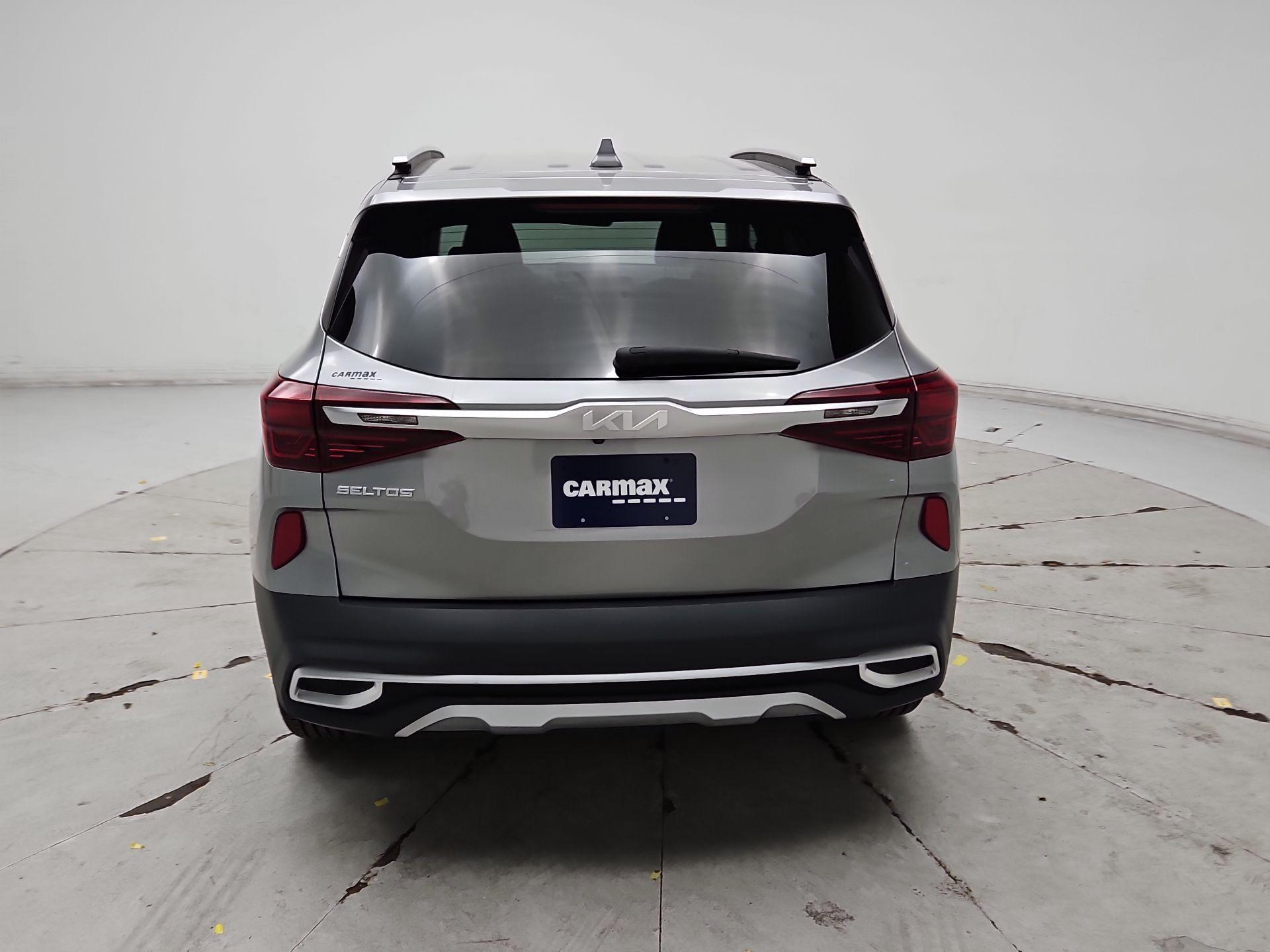 Thumbnail: 2023 Kia Seltos - 6