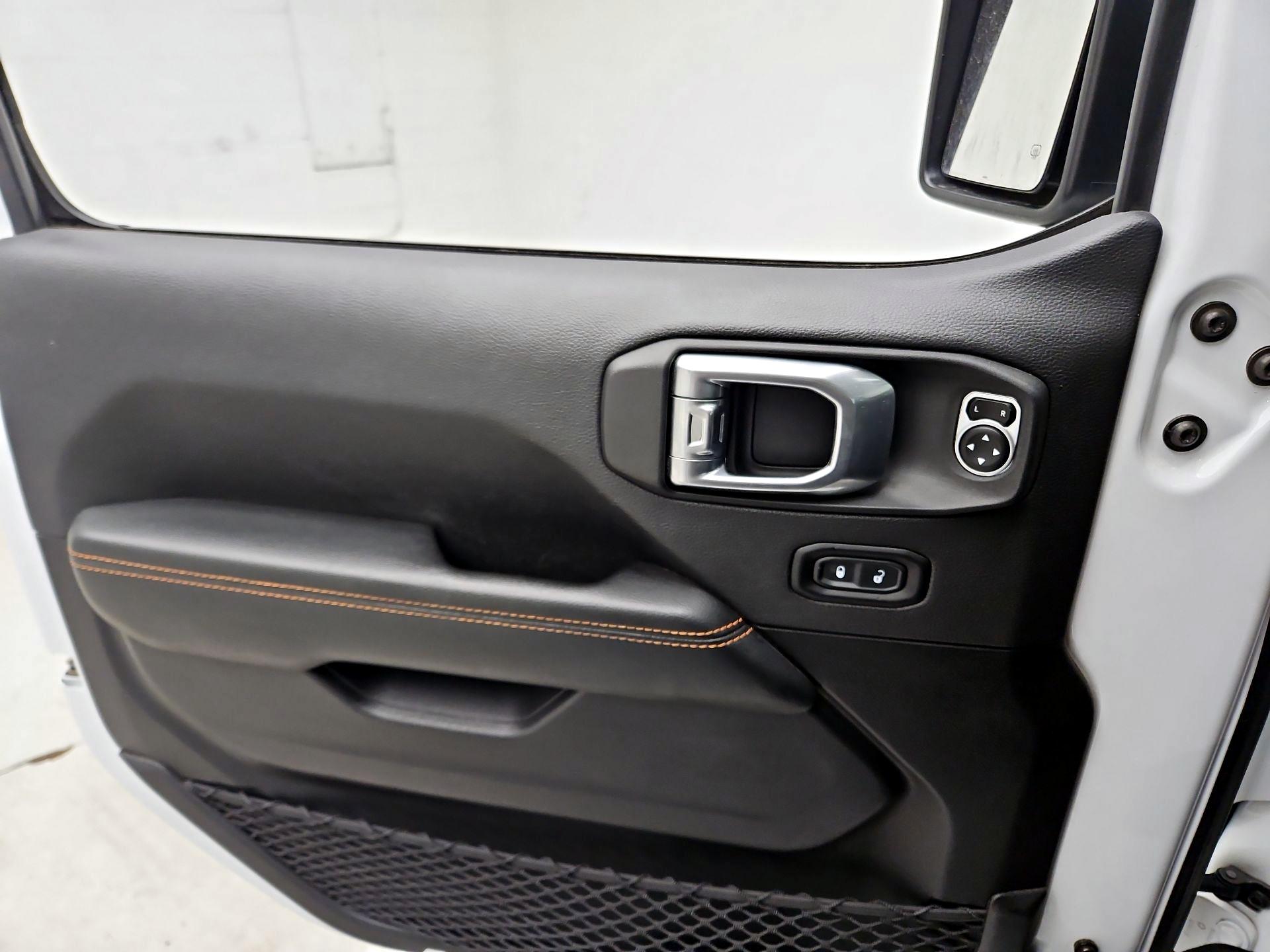 Thumbnail: 2021 Jeep Gladiator - 12