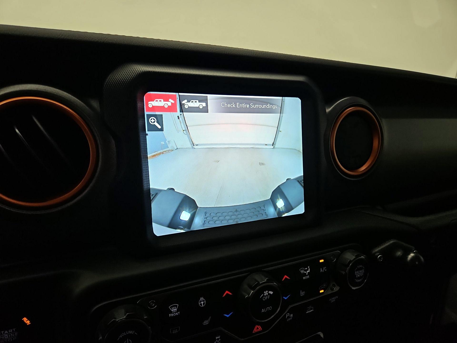 Thumbnail: 2021 Jeep Gladiator - 14