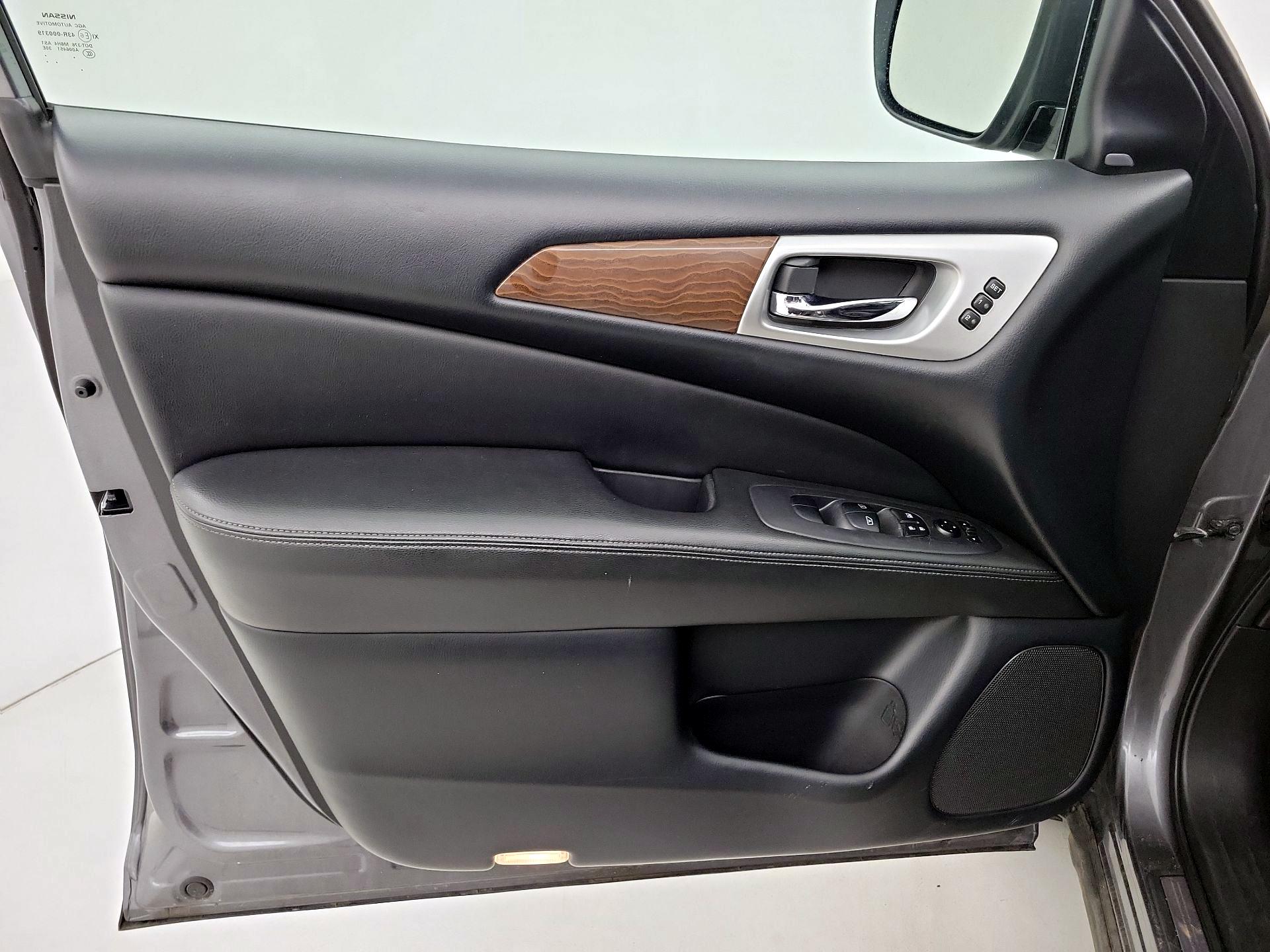 Thumbnail: 2020 Nissan Pathfinder - 12