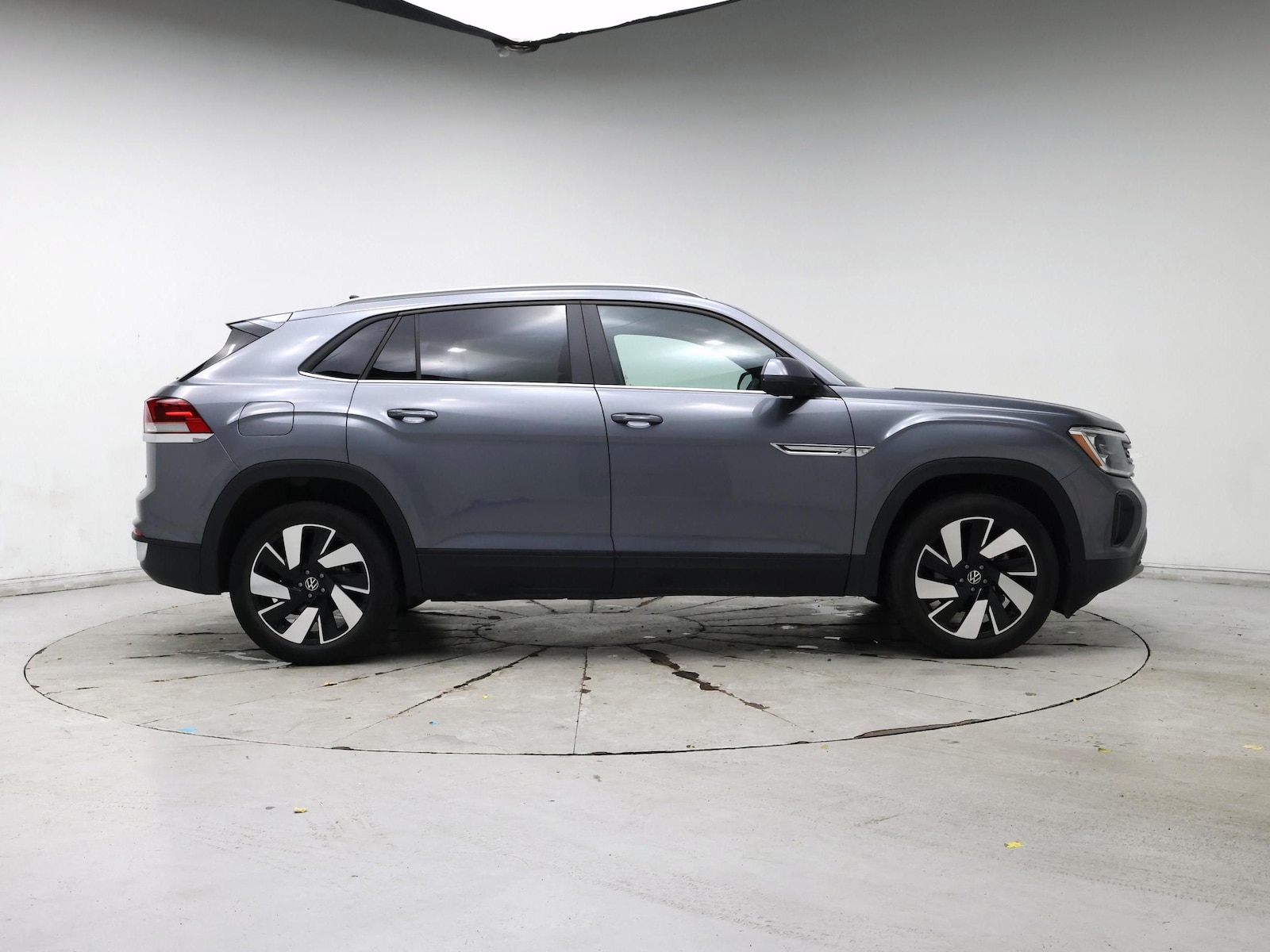 2024 Volkswagen Atlas Cross Sport SE w/Tech - Photo 8