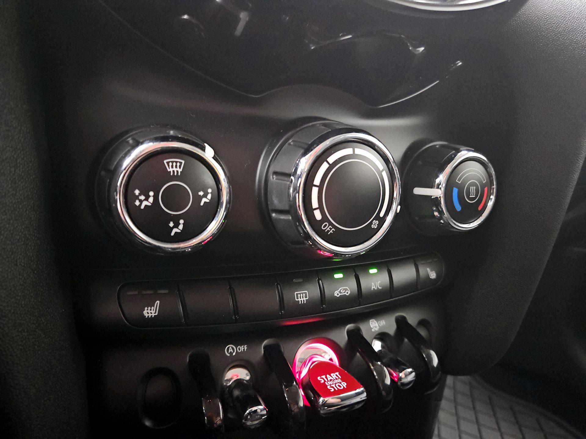 Thumbnail: 2020 MINI Cooper Hardtop - 16