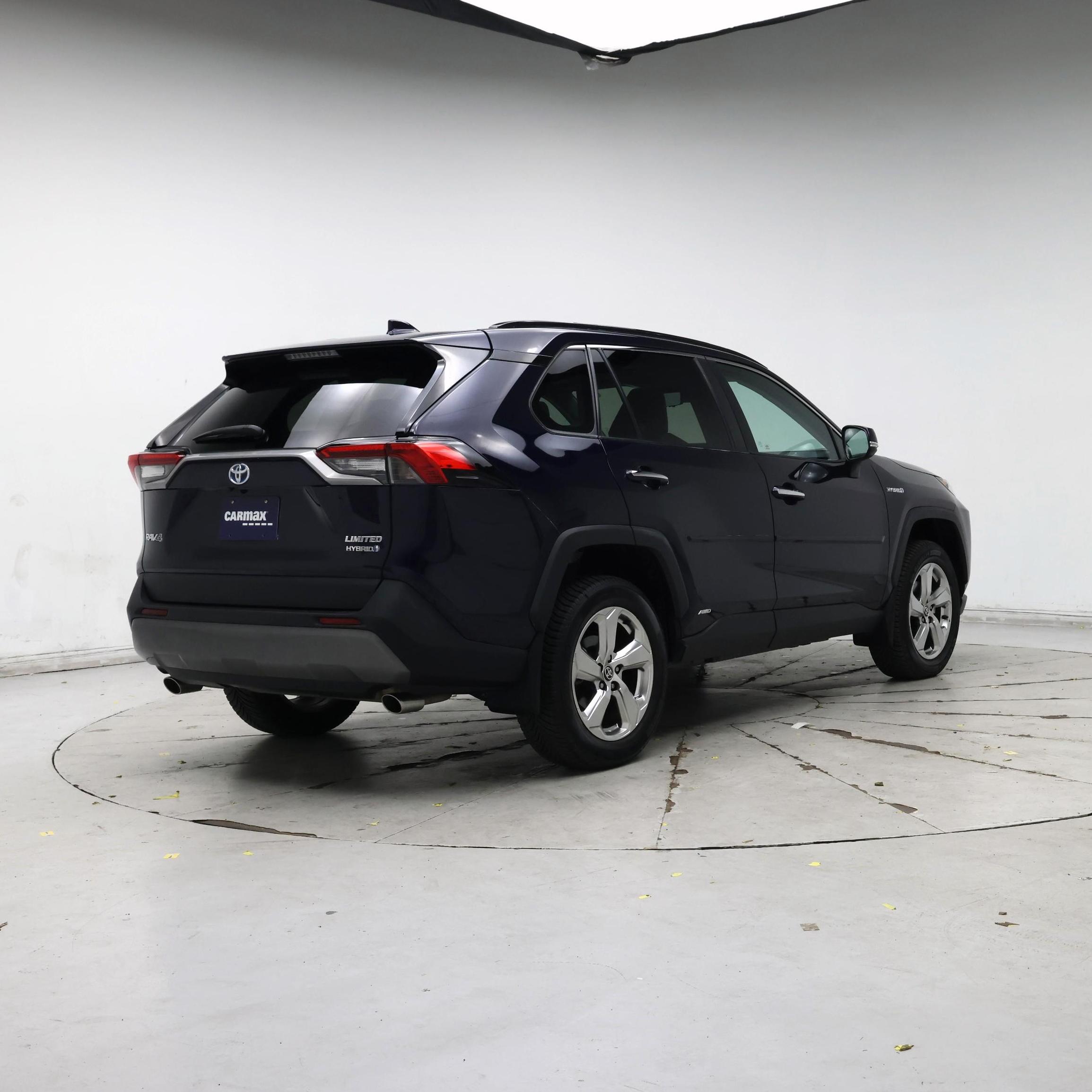 Thumbnail: 2021 Toyota RAV4 - 8