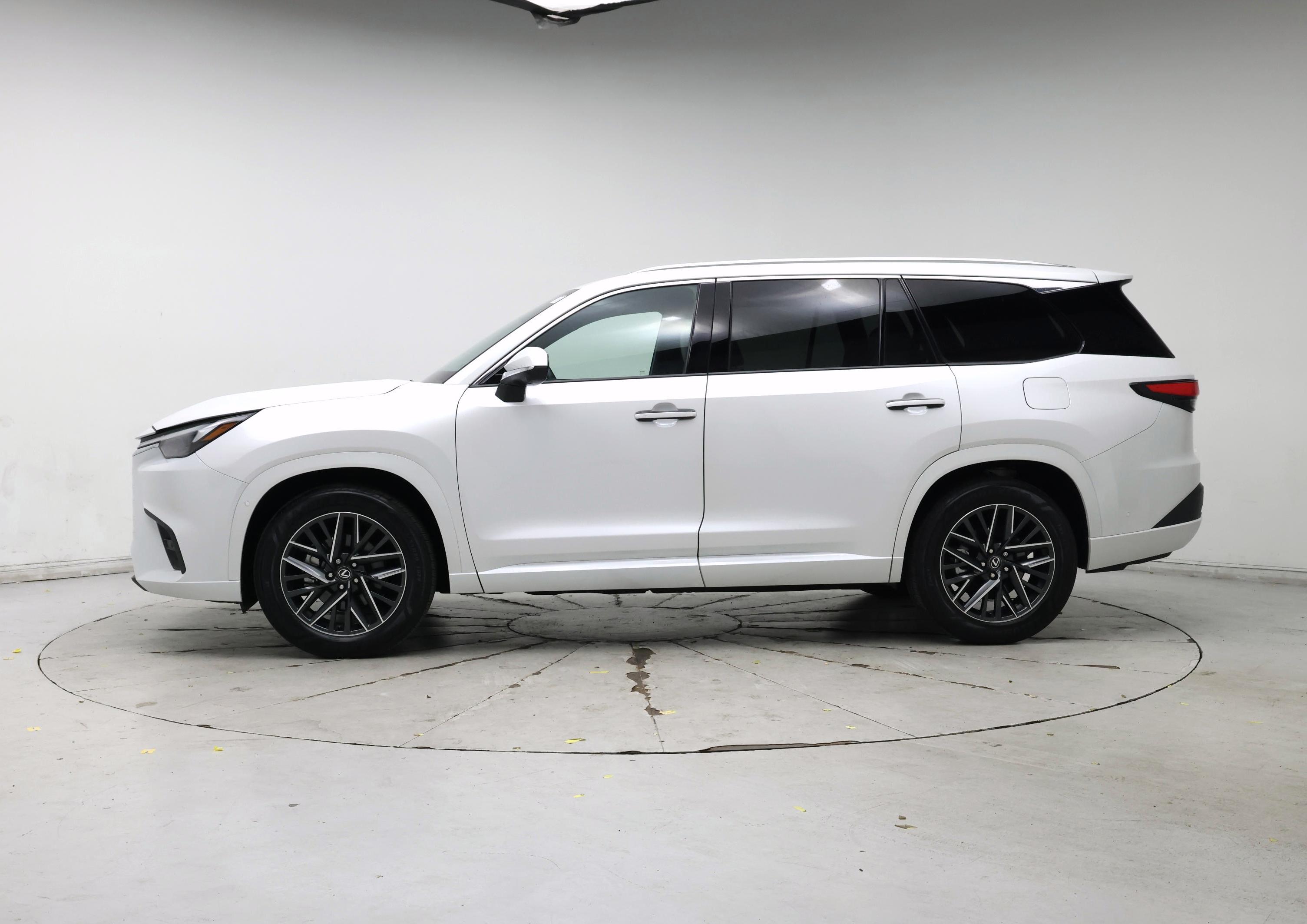 Thumbnail: 2025 Lexus TX - 3