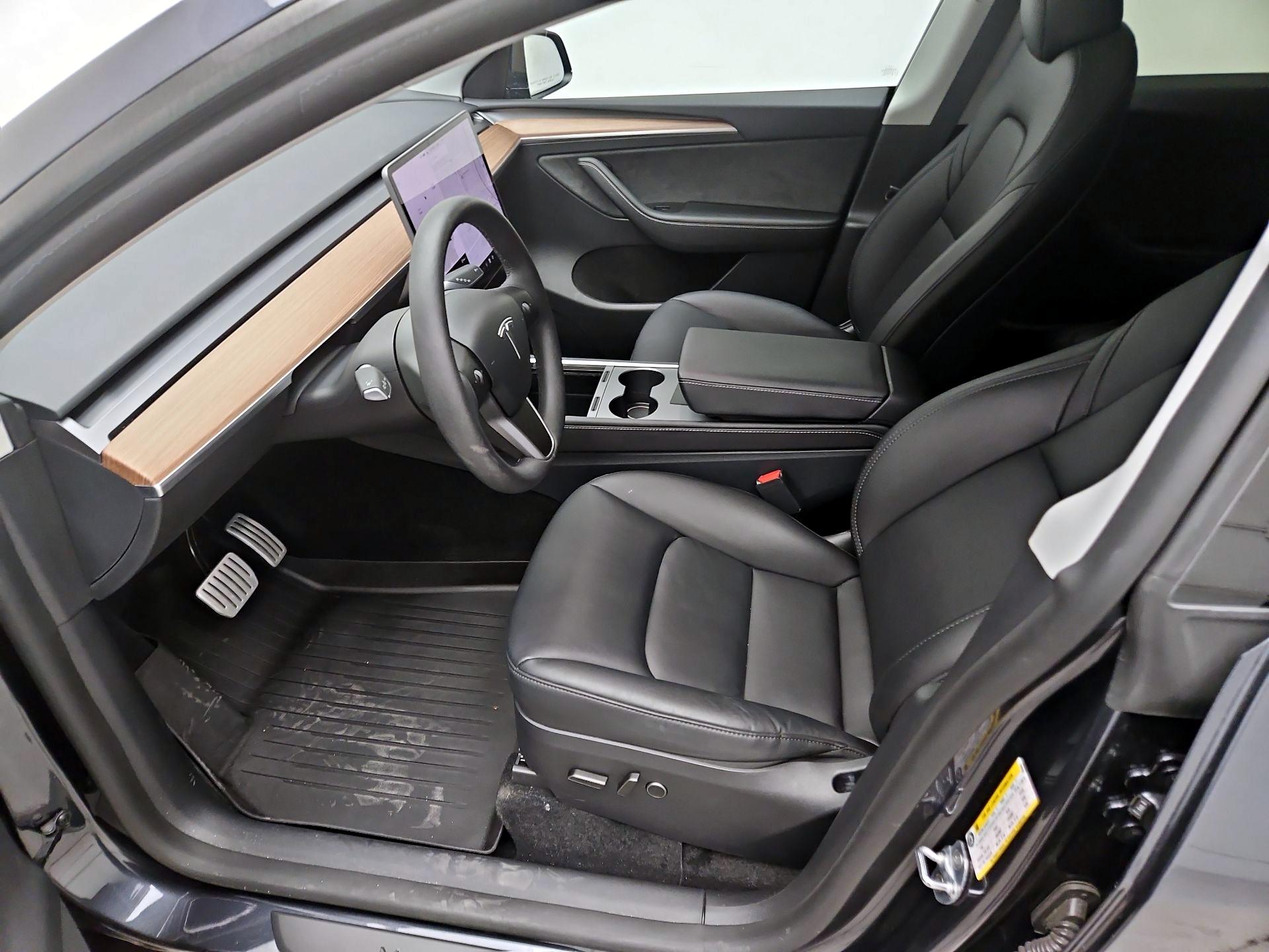 Thumbnail: 2025 Tesla Model Y - 9