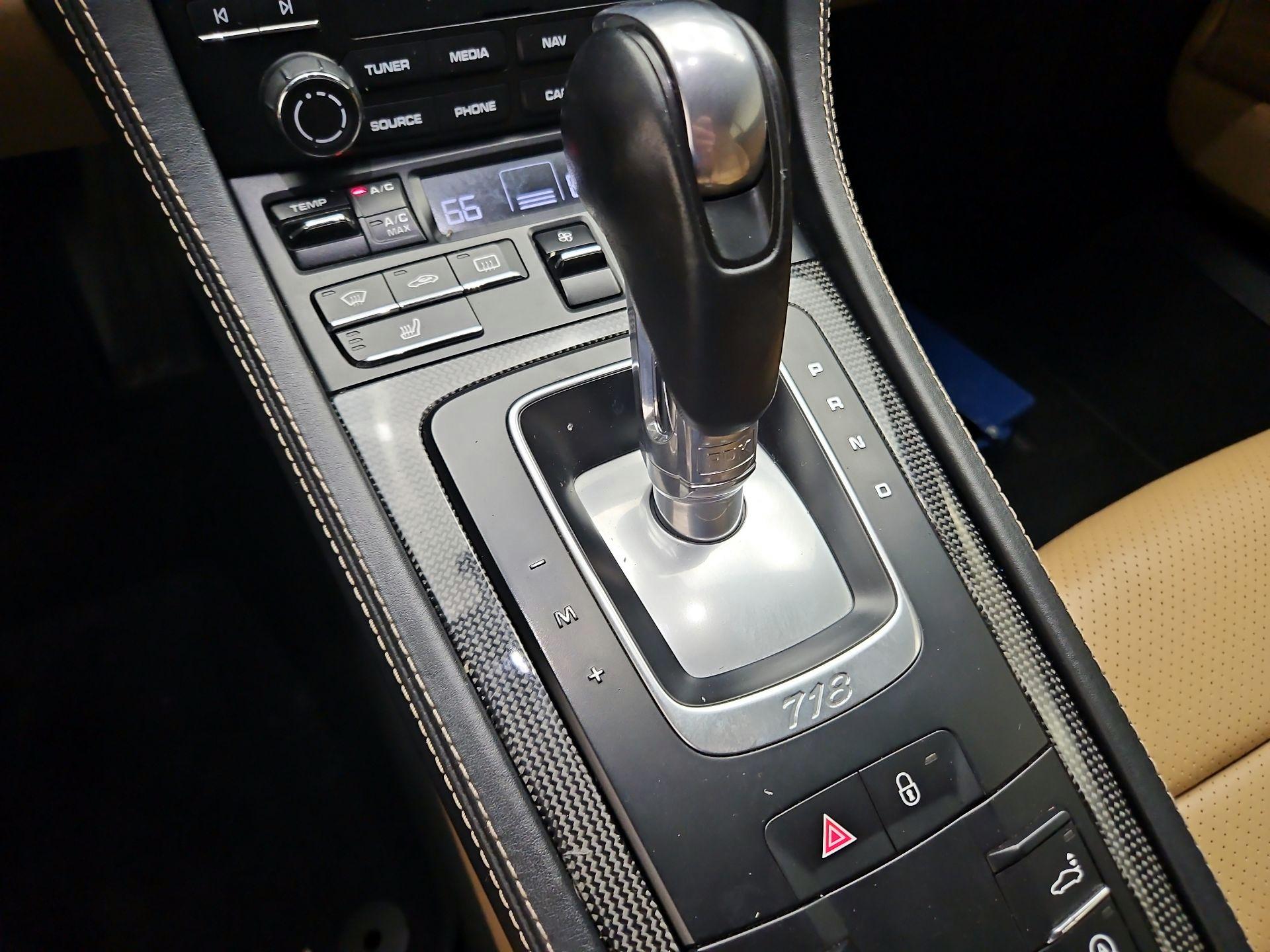 Thumbnail: 2018 Porsche 718 Cayman - 17