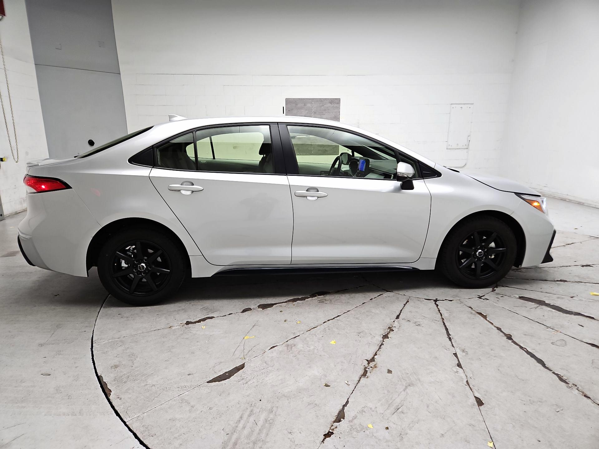 Thumbnail: 2023 Toyota Corolla - 4