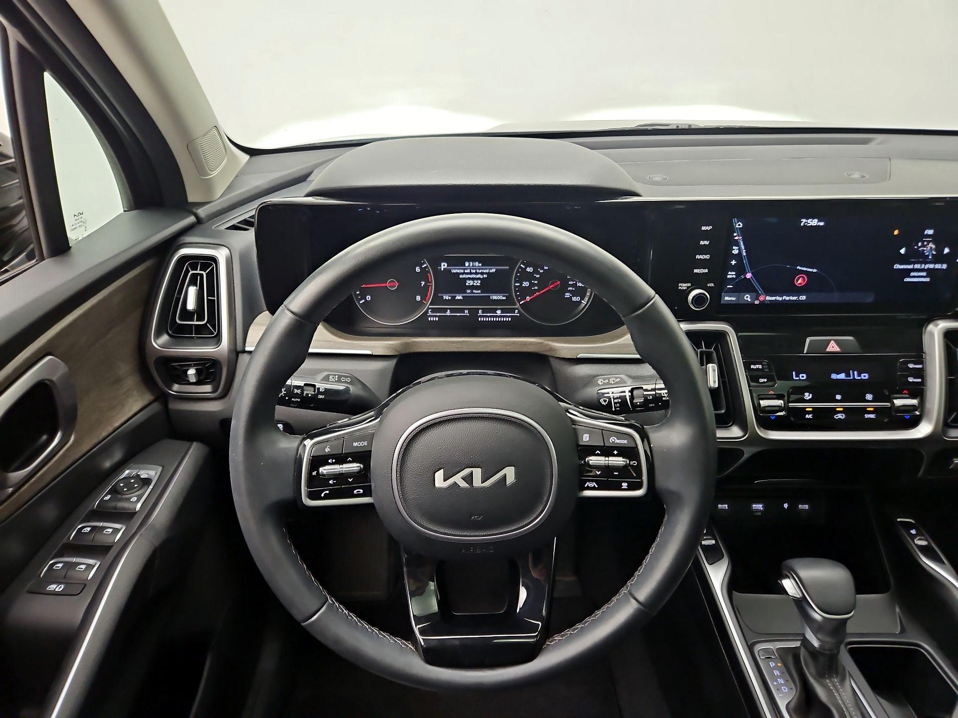 Thumbnail: 2023 Kia Sorento - 10