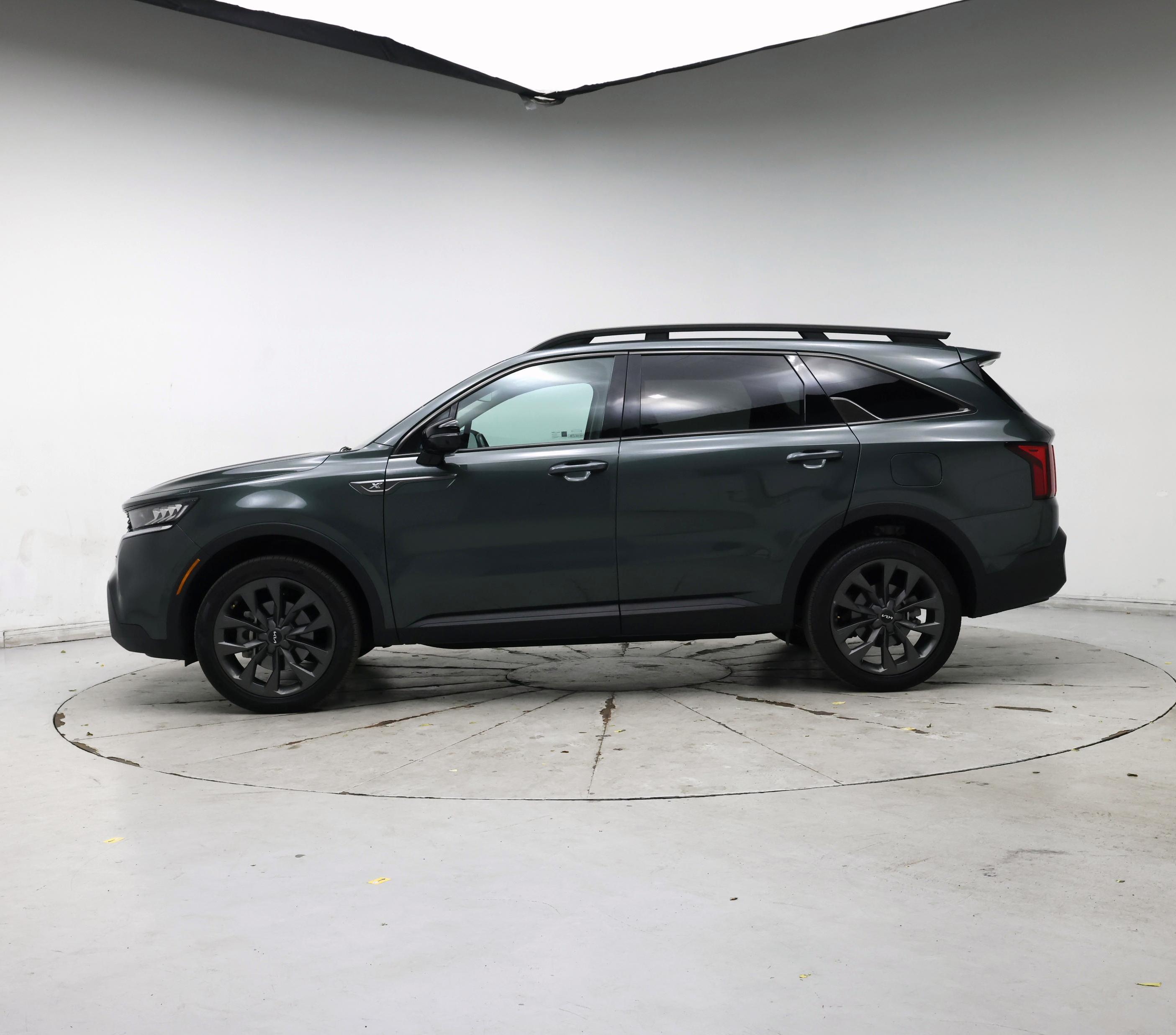 Thumbnail: 2023 Kia Sorento - 3