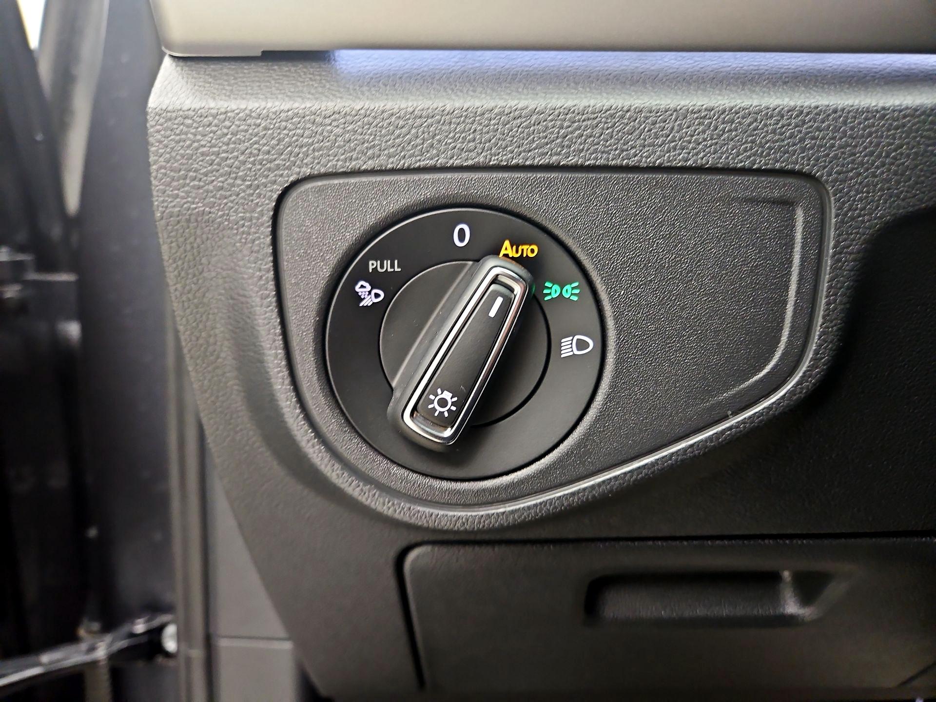 Thumbnail: 2022 Volkswagen Atlas - 13