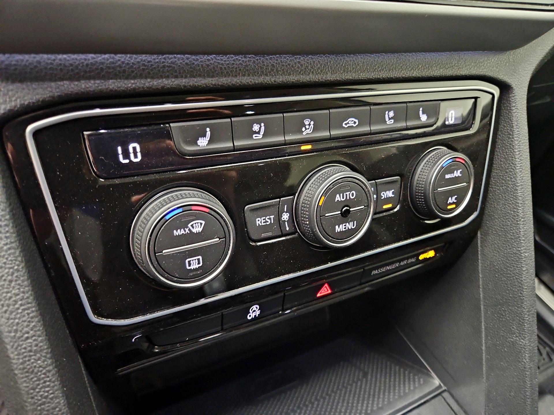 Thumbnail: 2022 Volkswagen Atlas - 17