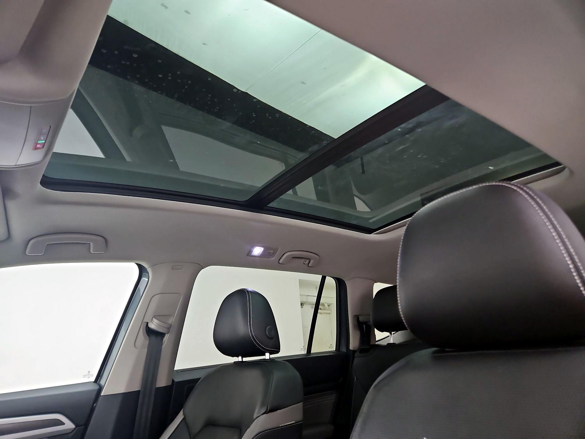 Thumbnail: 2022 Volkswagen Atlas - 20