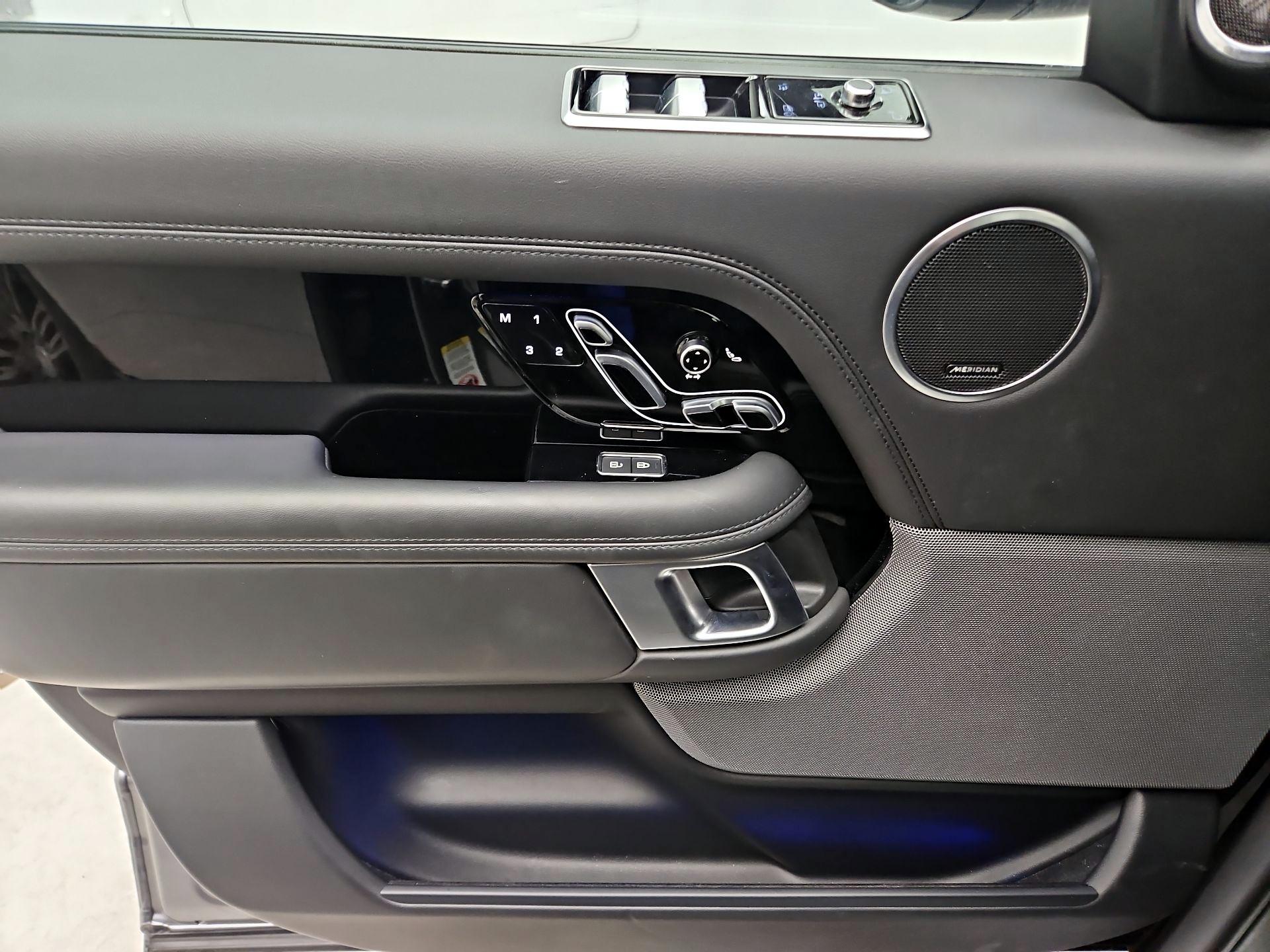 Thumbnail: 2022 Land Rover Range Rover - 12