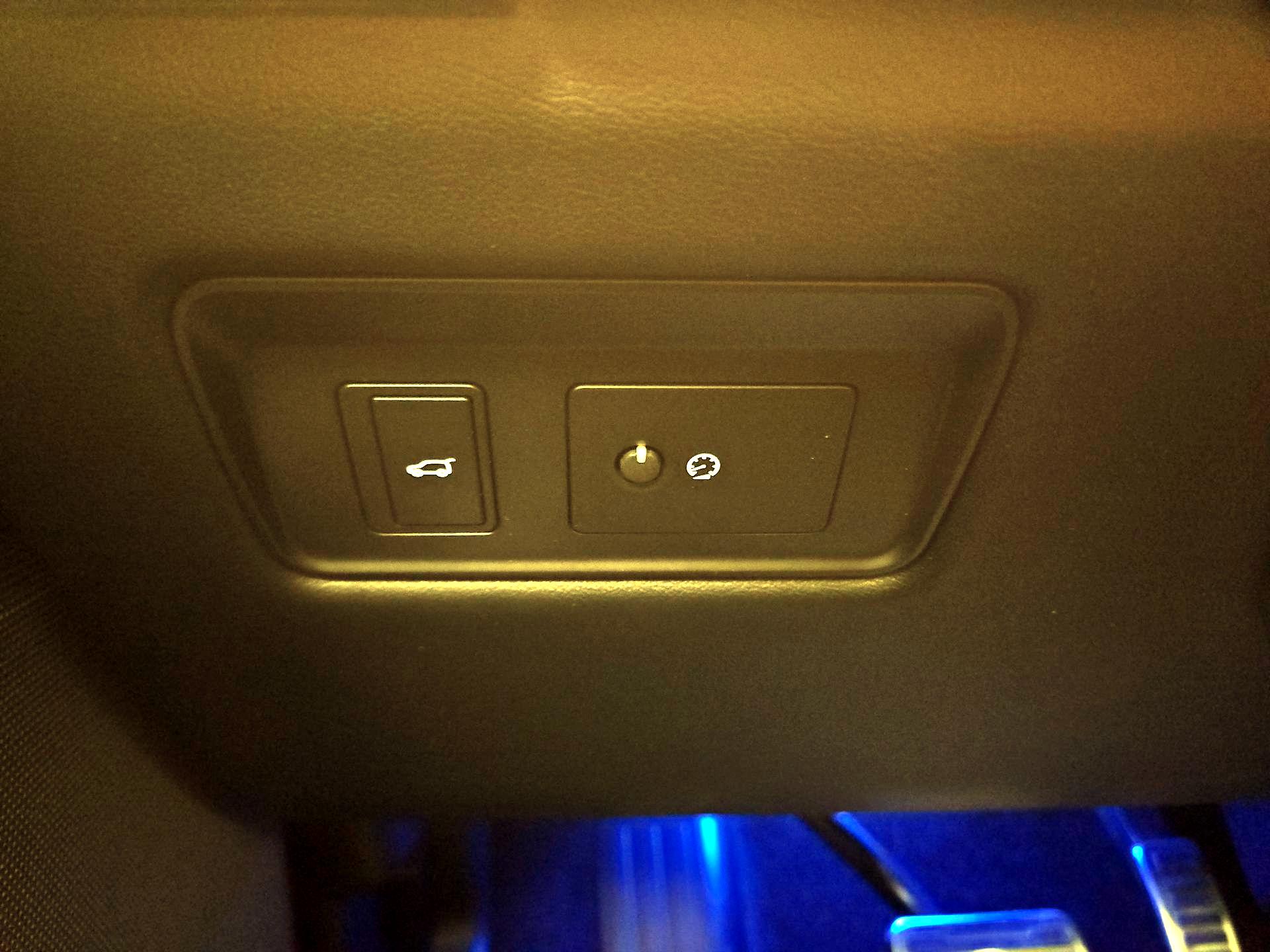 Thumbnail: 2022 Land Rover Range Rover - 13