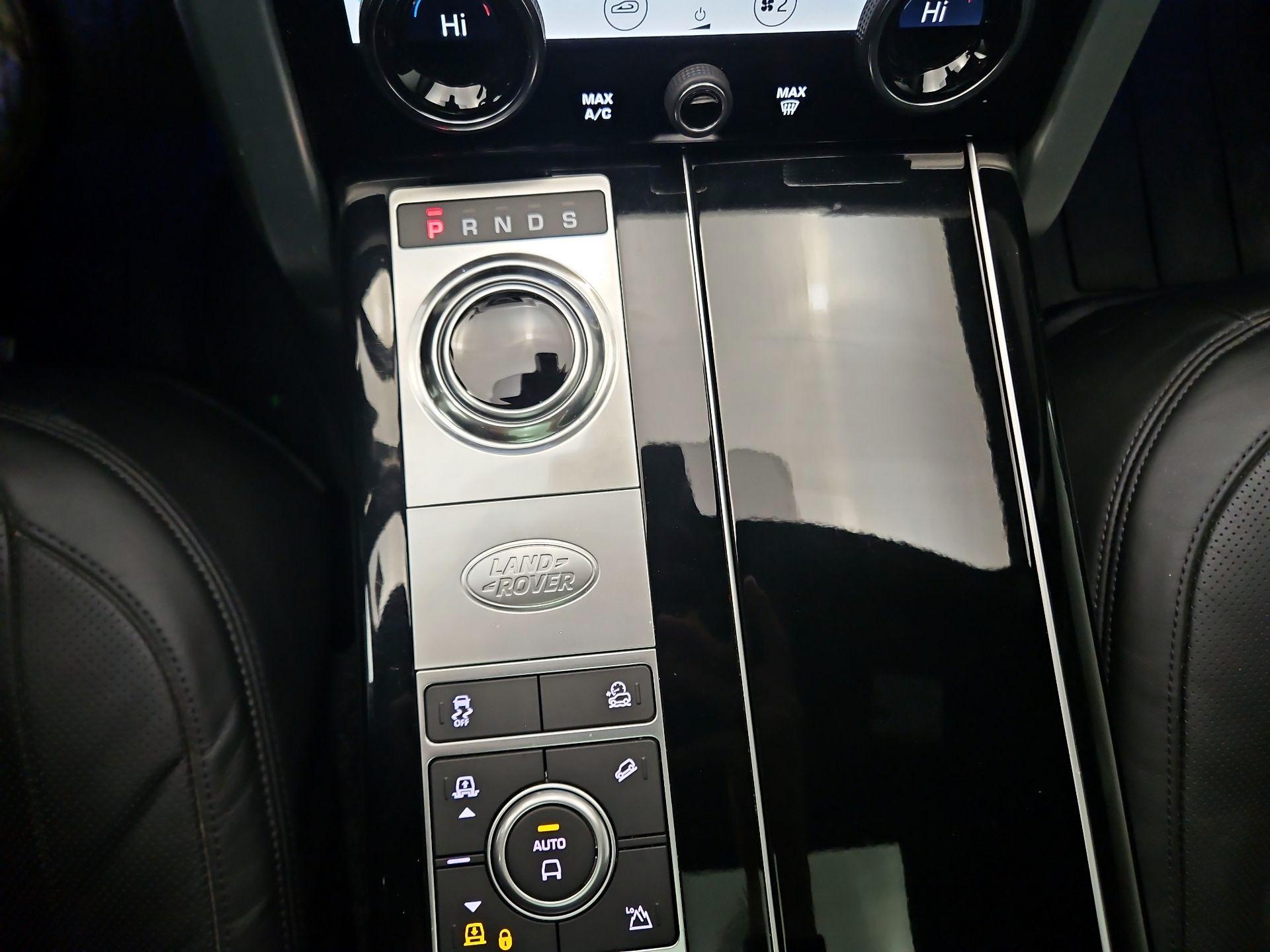 Thumbnail: 2022 Land Rover Range Rover - 16