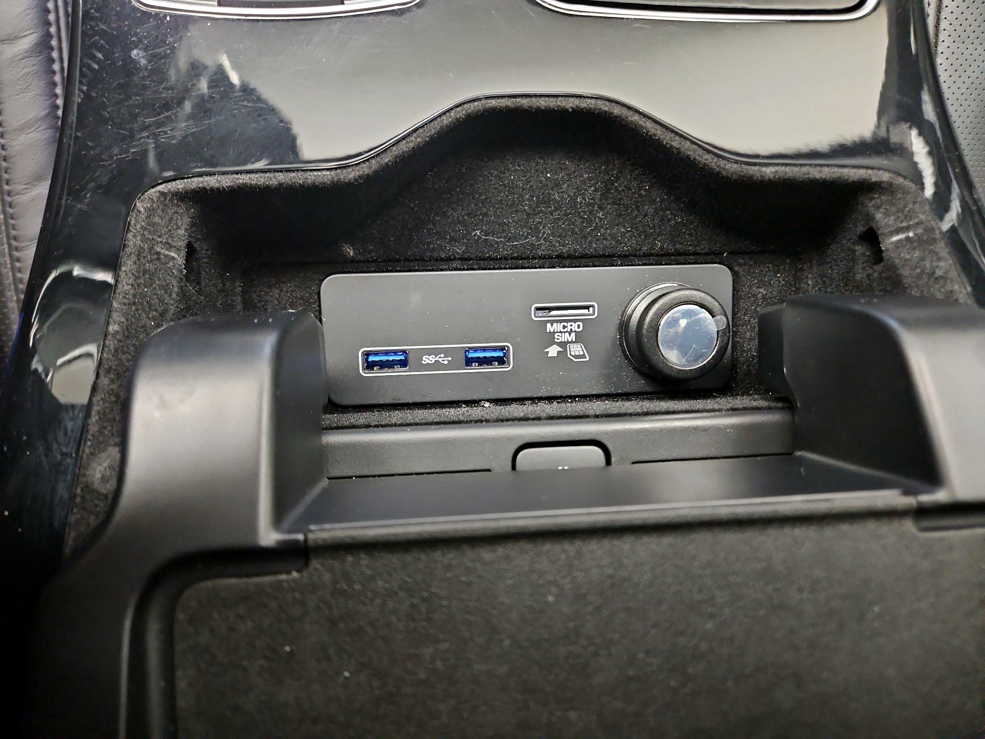 Thumbnail: 2022 Land Rover Range Rover - 17