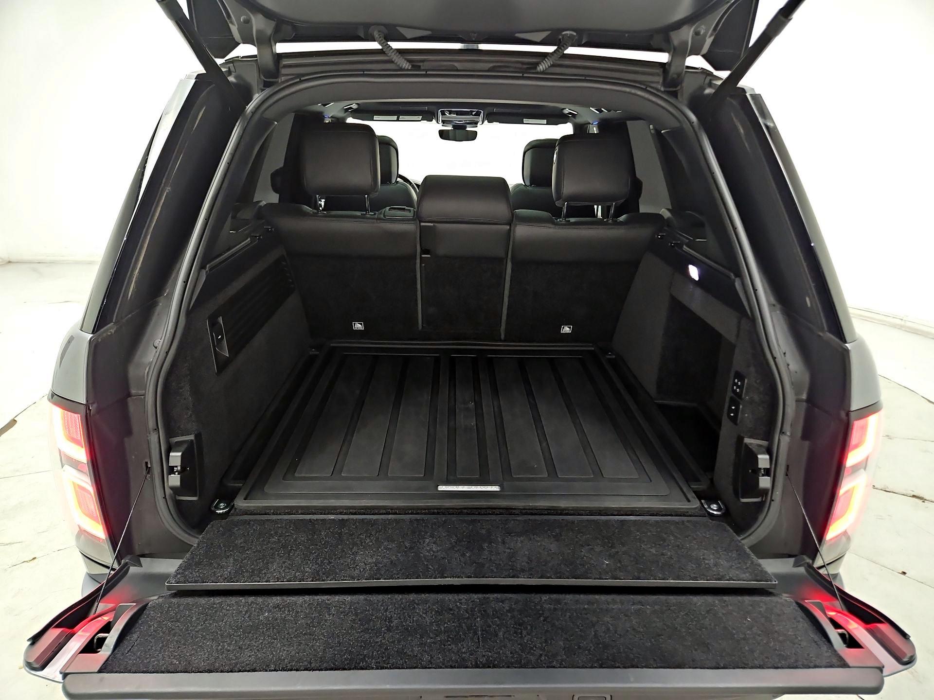 Thumbnail: 2022 Land Rover Range Rover - 20