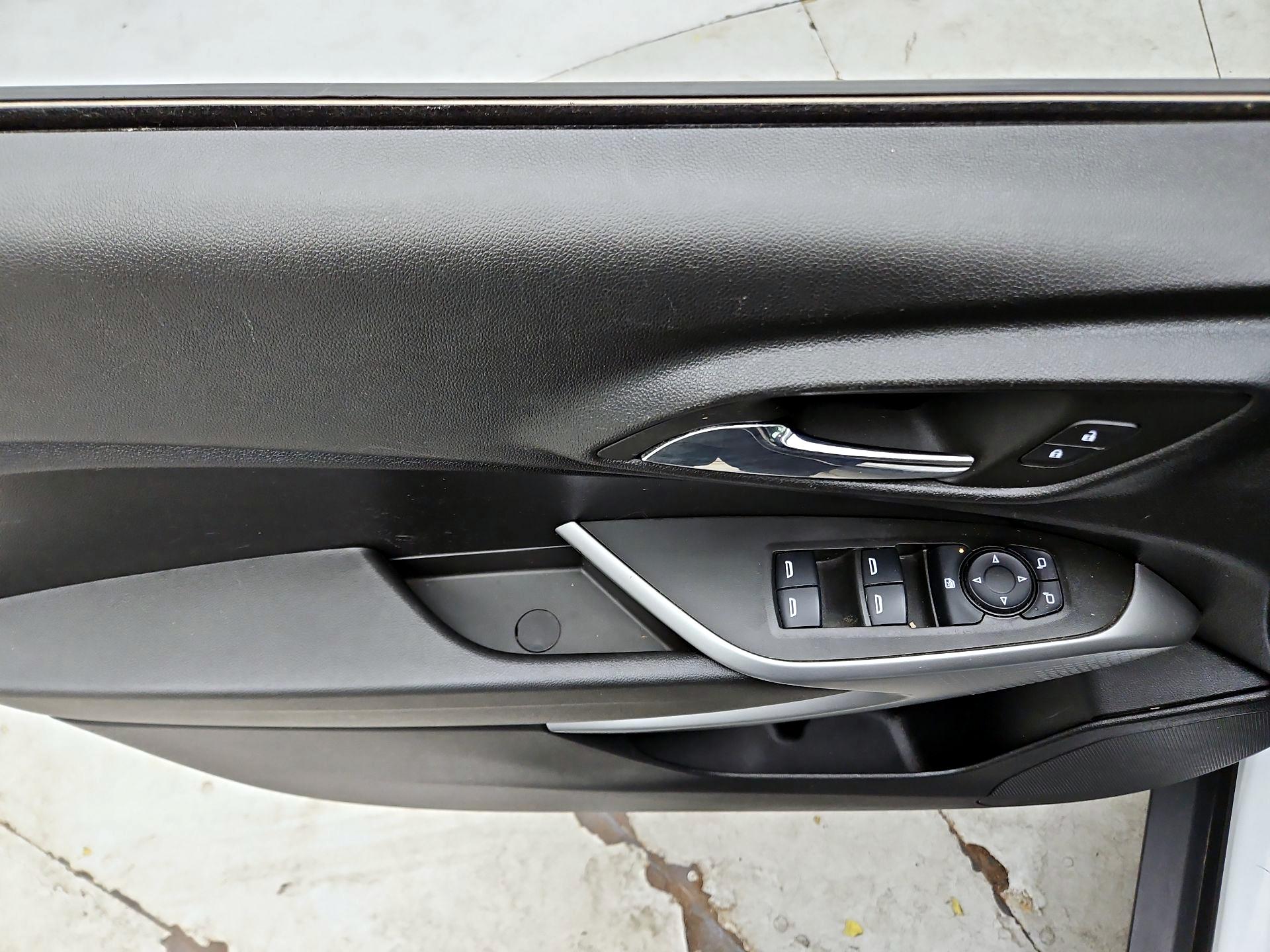 Thumbnail: 2024 Chevrolet Trax - 12