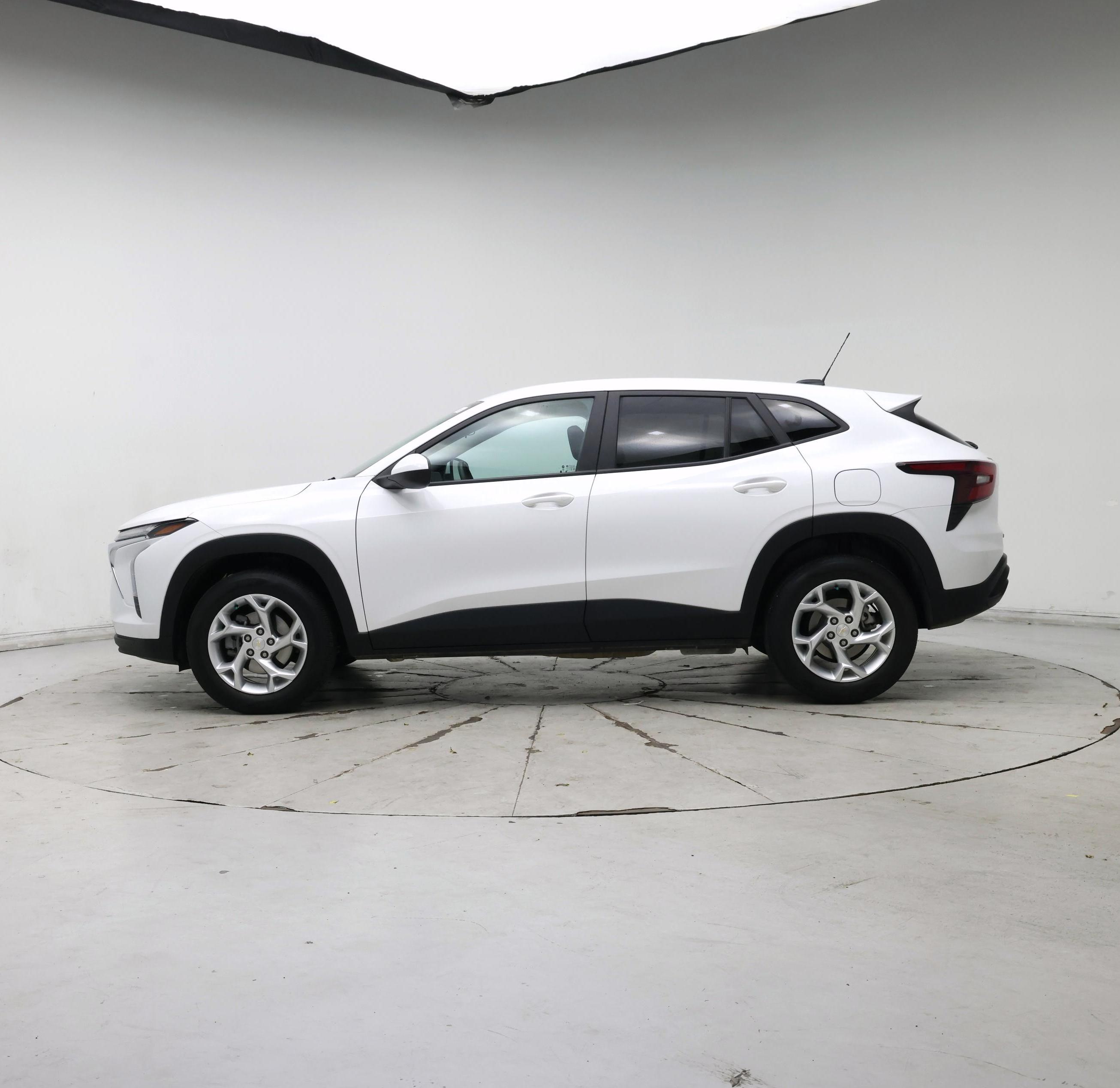 Thumbnail: 2024 Chevrolet Trax - 3