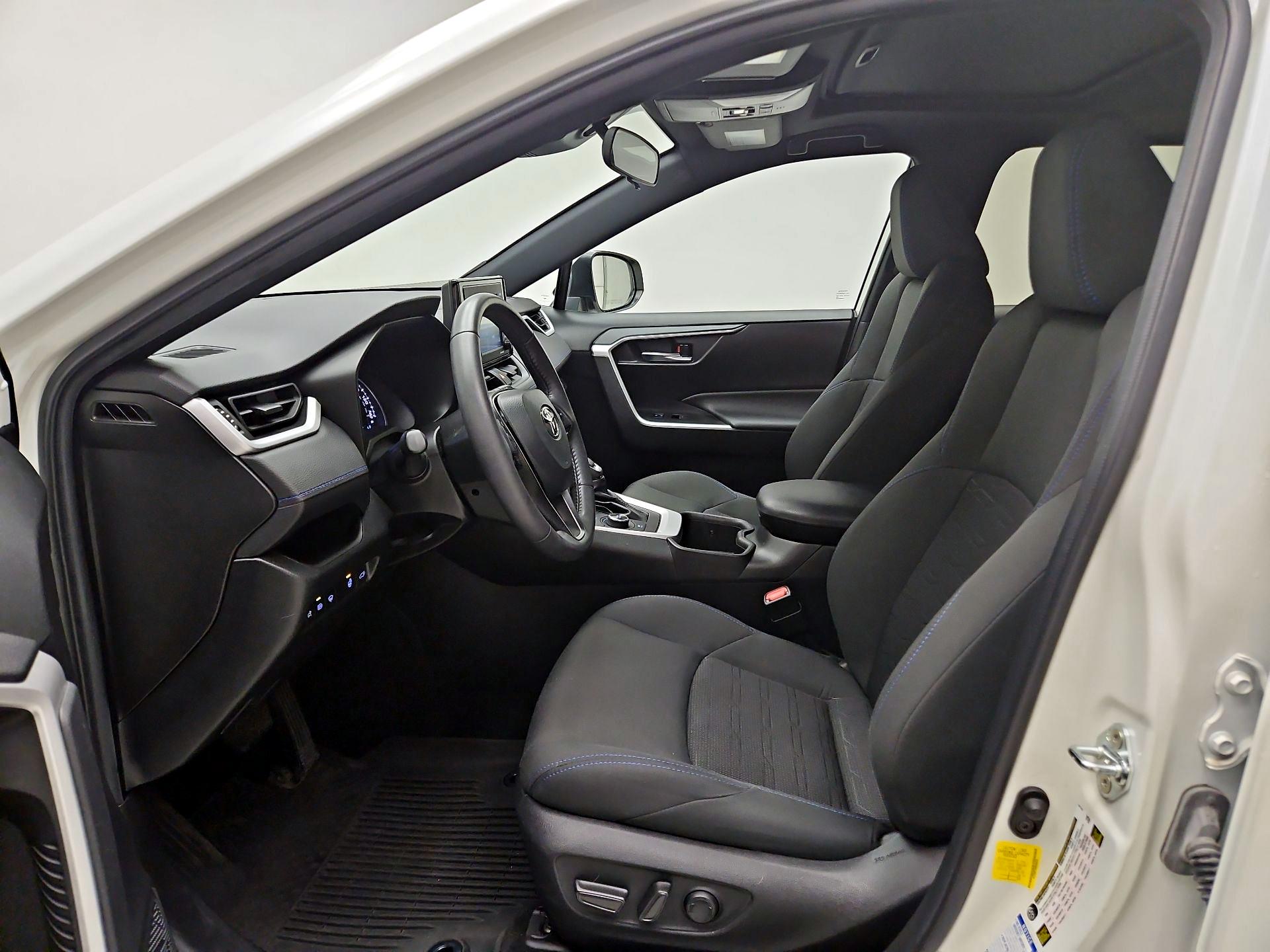 Thumbnail: 2022 Toyota RAV4 - 9