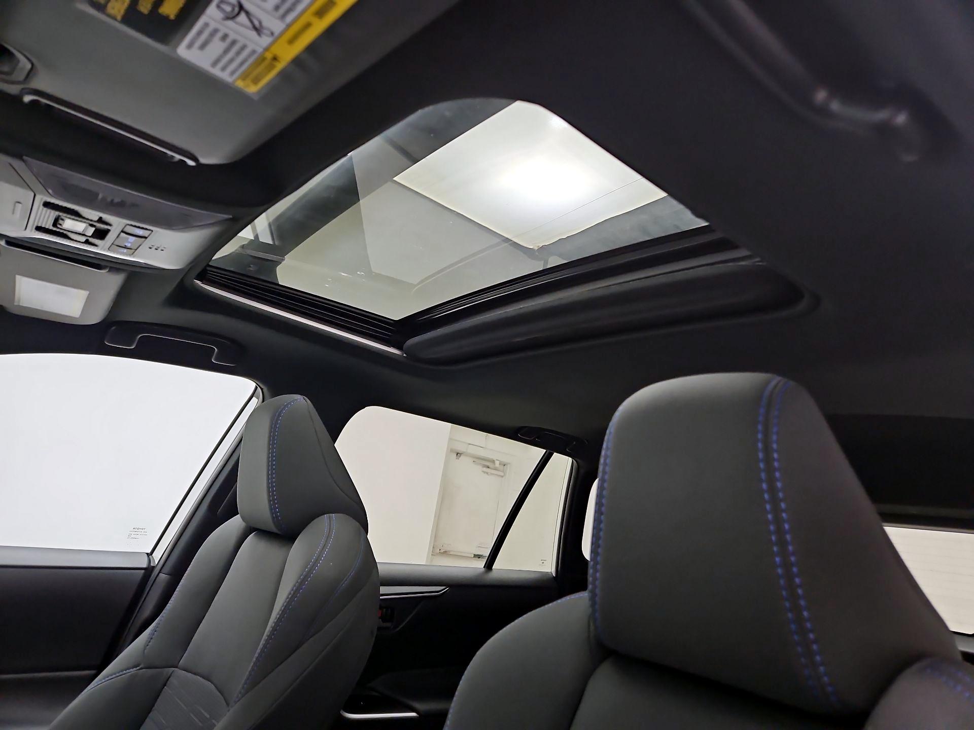 Thumbnail: 2022 Toyota RAV4 - 18