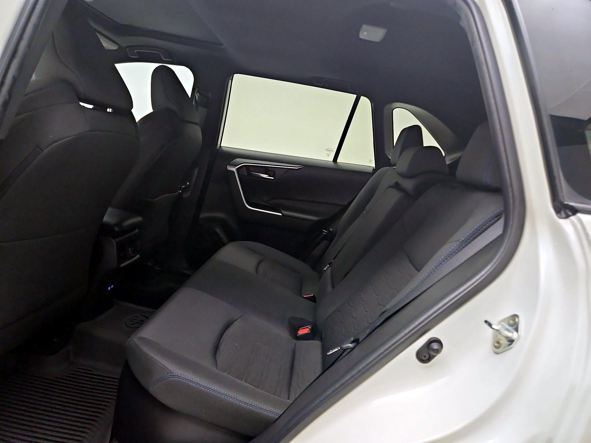 Thumbnail: 2022 Toyota RAV4 - 19